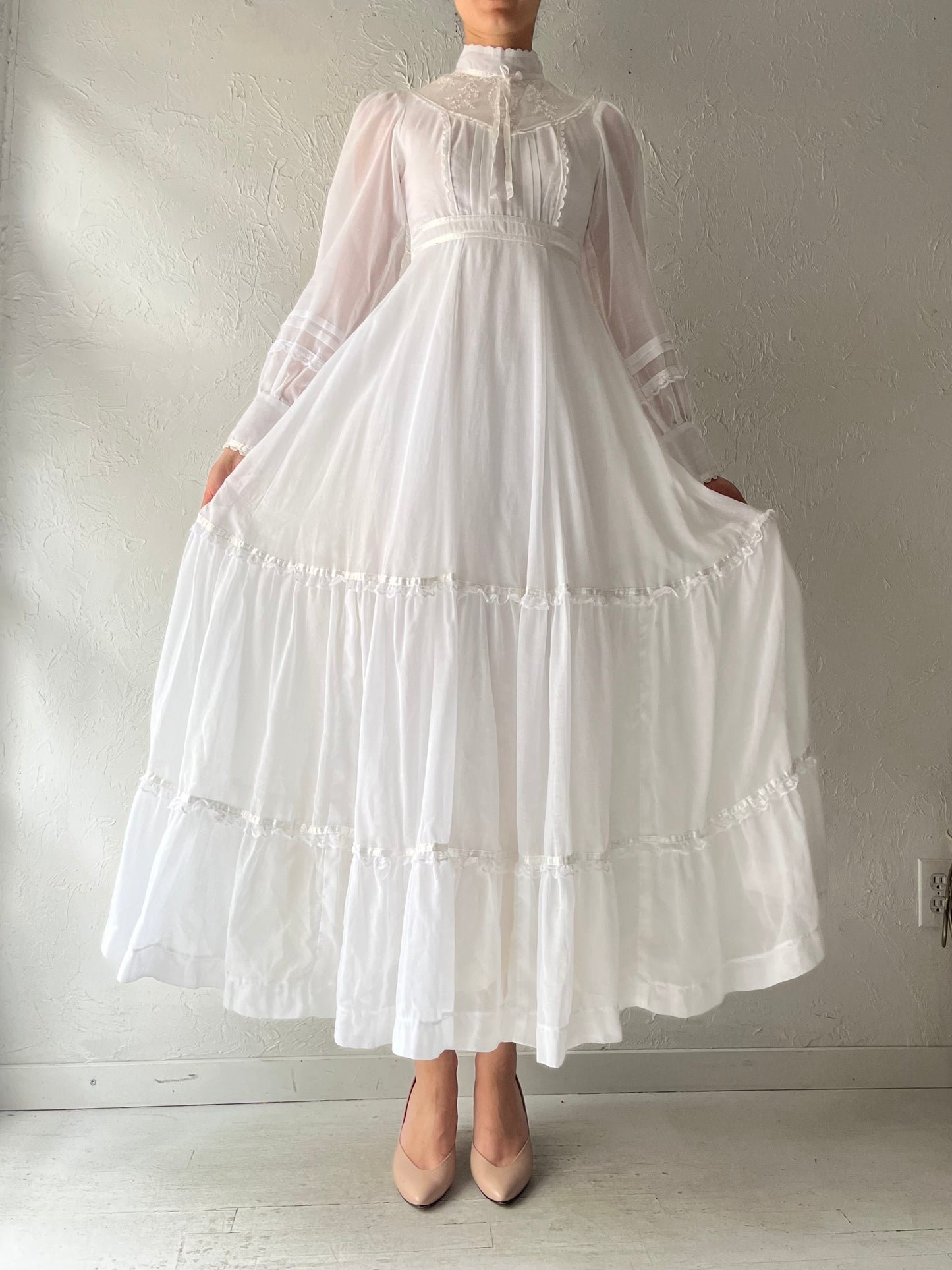 Vintage White Romantic Peasant Cottagecore Formal Wedding Dress / XSmall