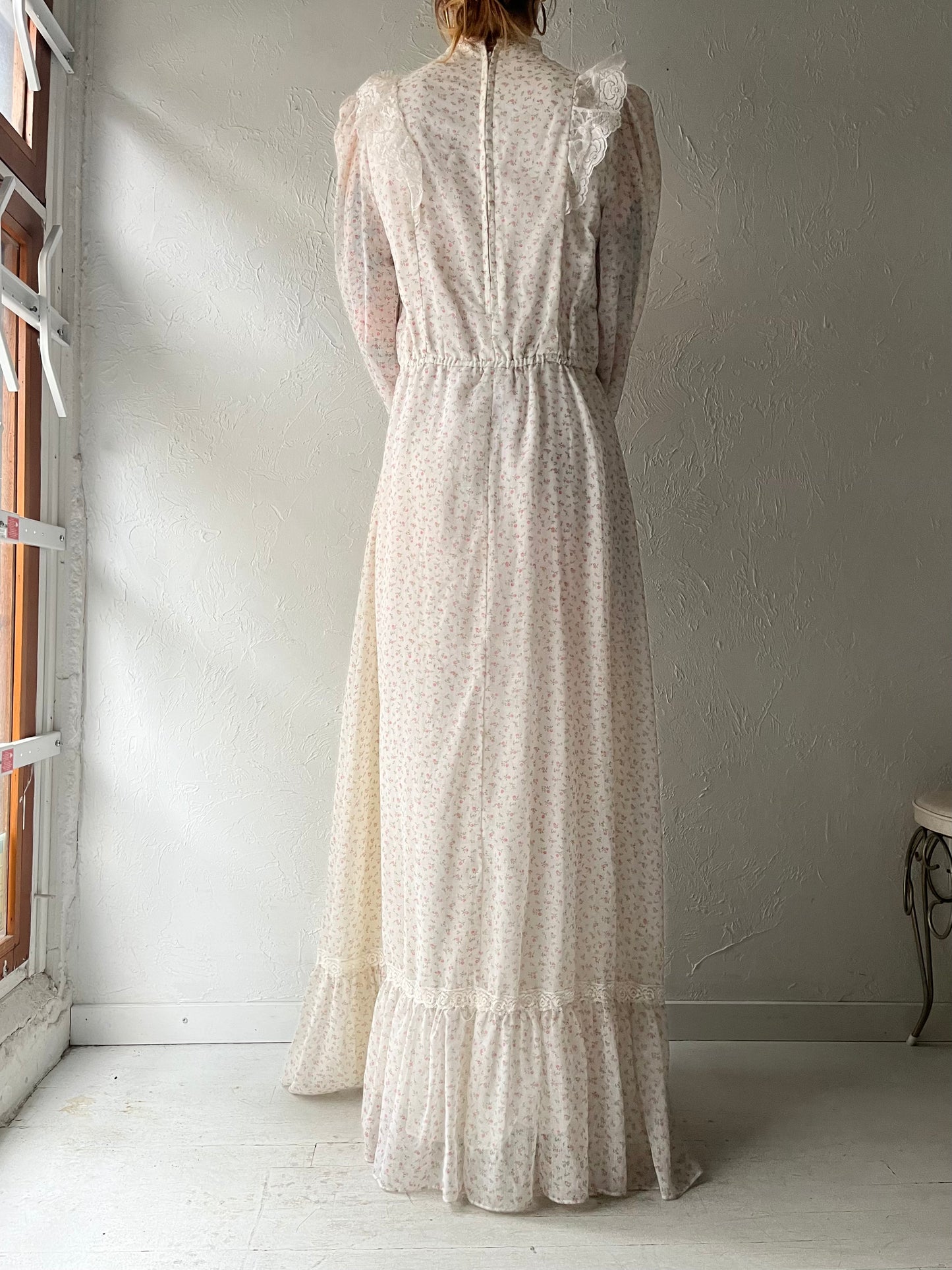 70s Long Sleeve Floral Peasant Dress / Medium