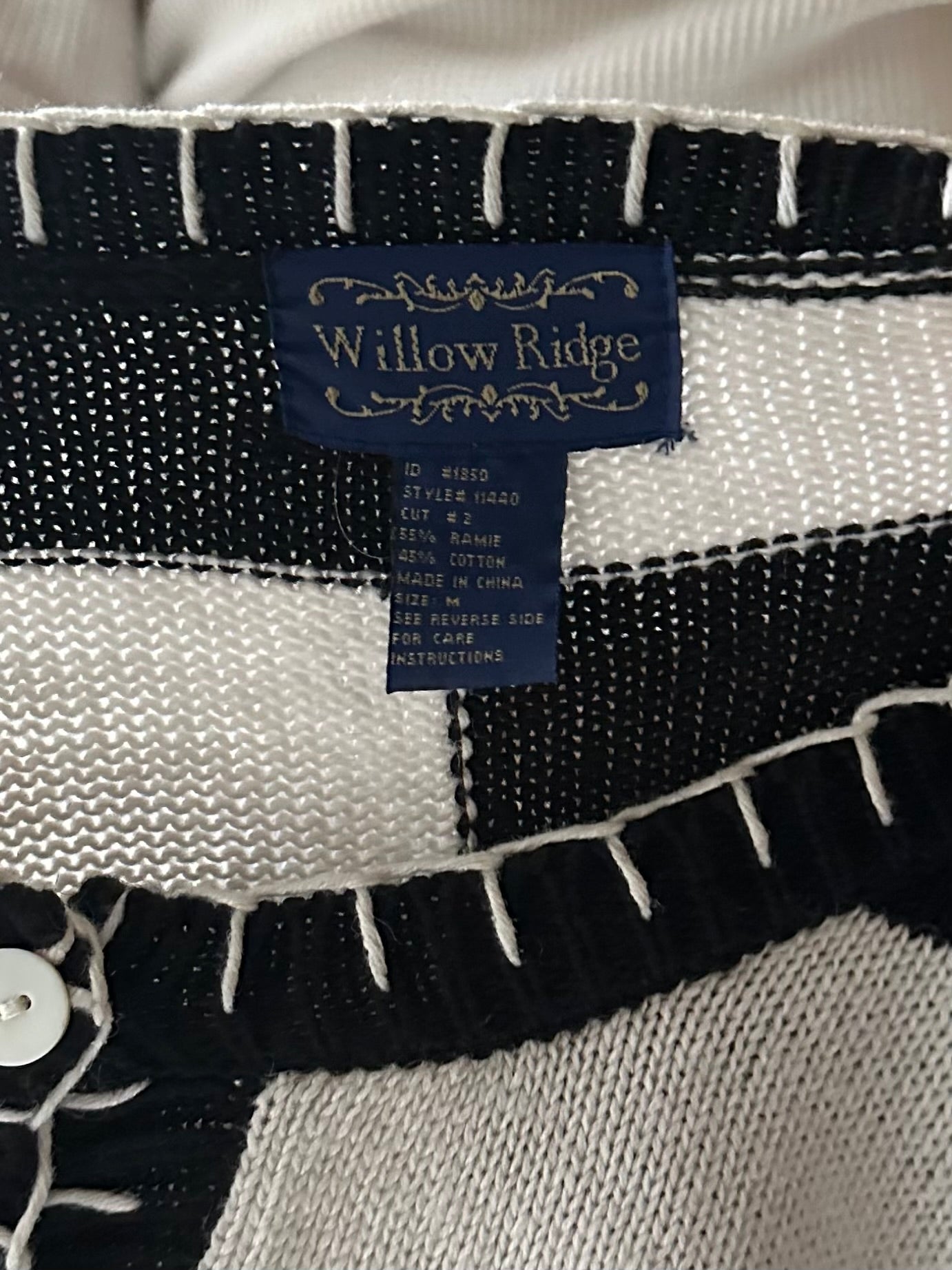 90s 'Willow Ridge' Checker Flower Sweater / Medium