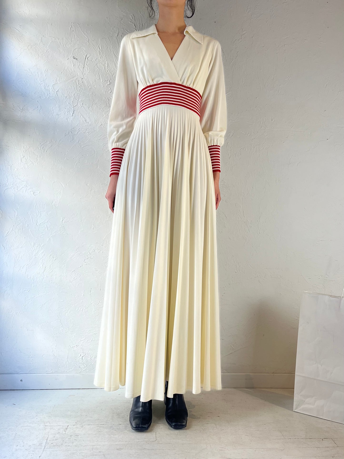 70s White and Red Long V Neck Dress / Vintage Formal Dress / Small