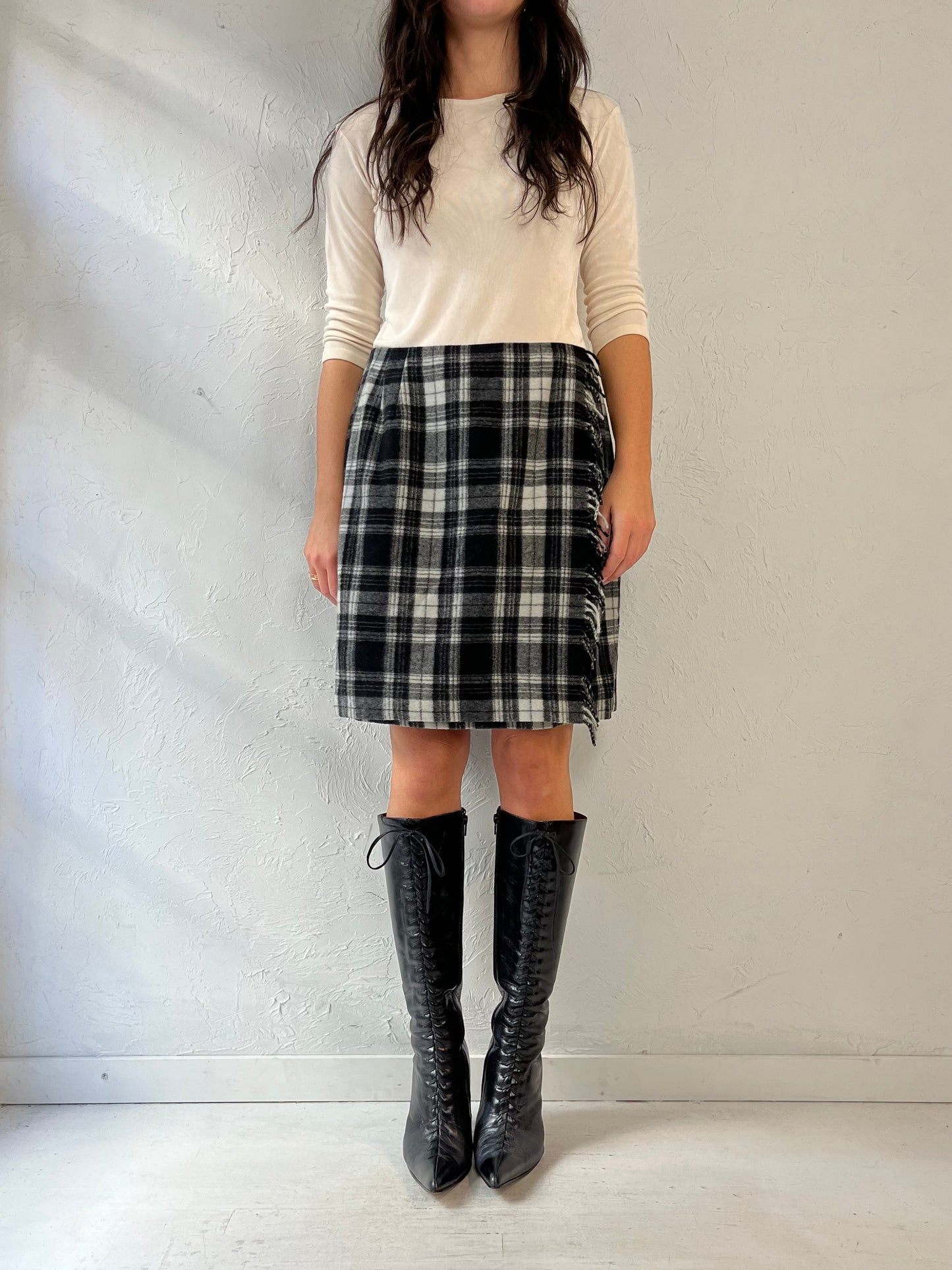90s 'Jones New York' Plaid Wool Mini Skirt / Medium