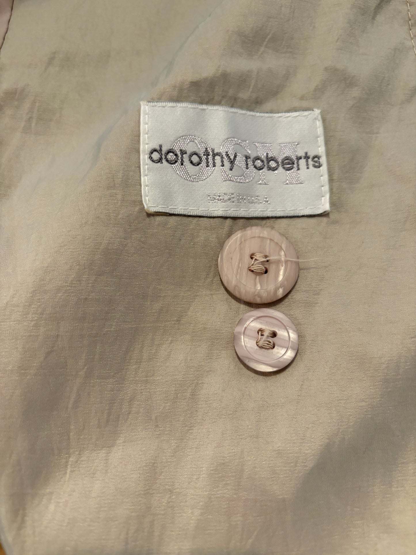 90s 'Dorothy Roberts' Beige Light Weight Trench Coat / Medium