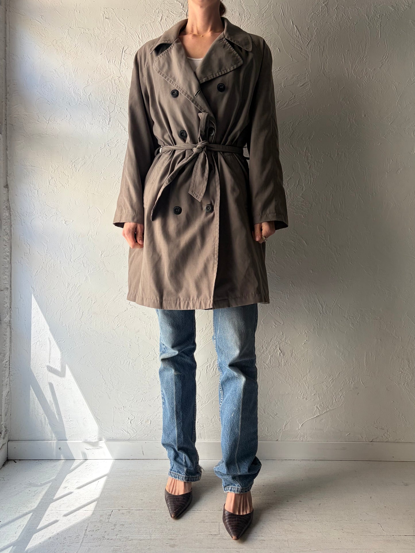 90s 'Liz Claiborne' Taupe Minimalist Half Trench Coat / Vintage 1990s Neutral Classic Lightweight Normcore Outerwear / Small