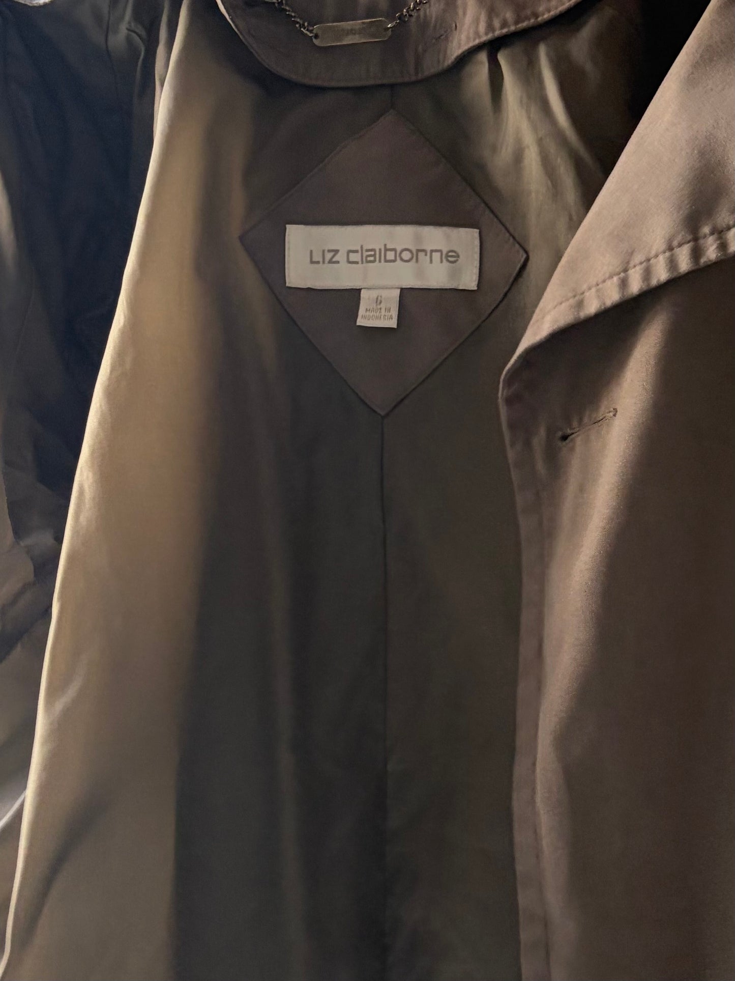 90s 'Liz Claiborne' Taupe Minimalist Half Trench Coat / Vintage 1990s Neutral Classic Lightweight Normcore Outerwear / Small
