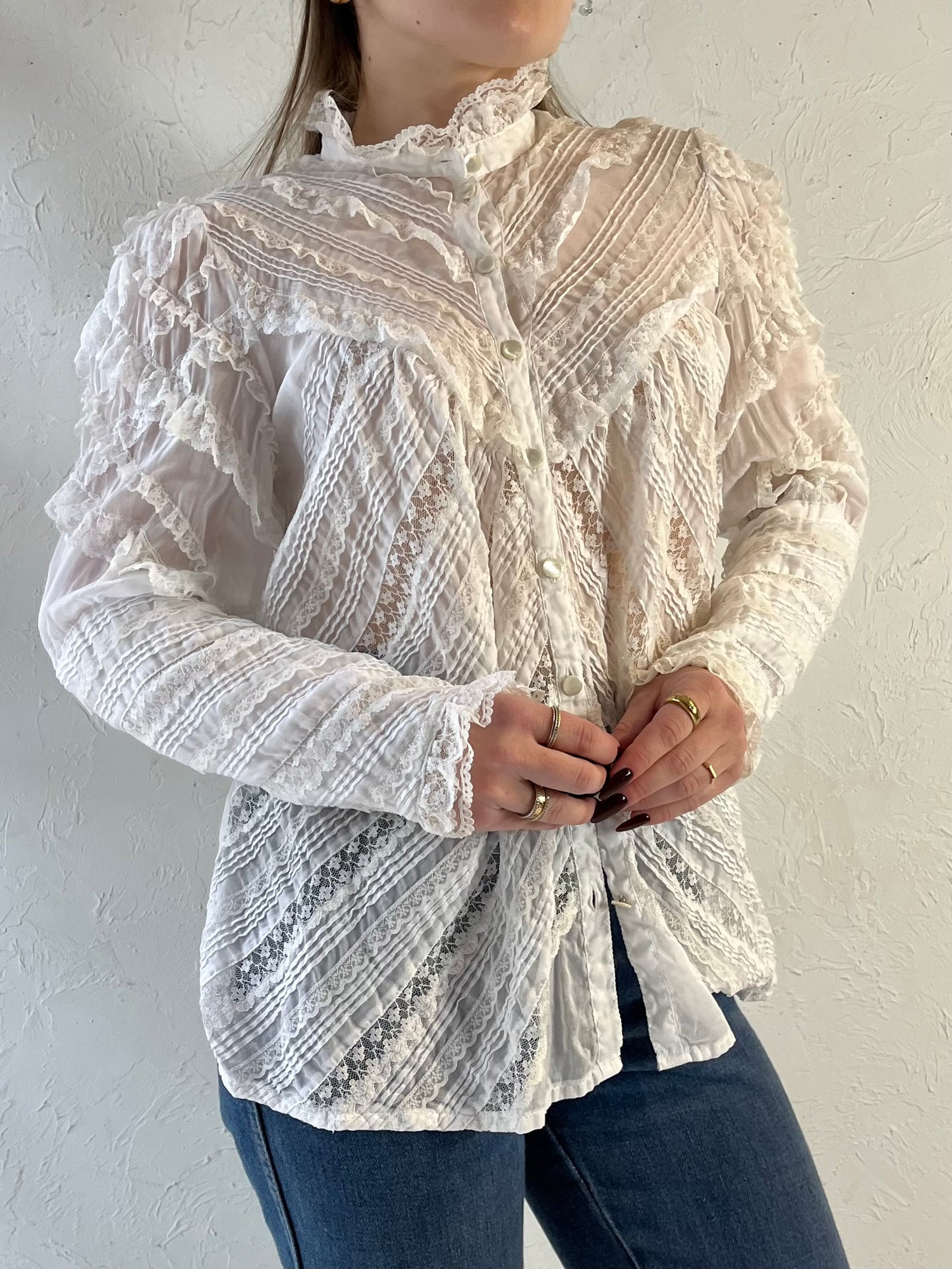 Vintage White Lace Long Sleeve Blouse / Small