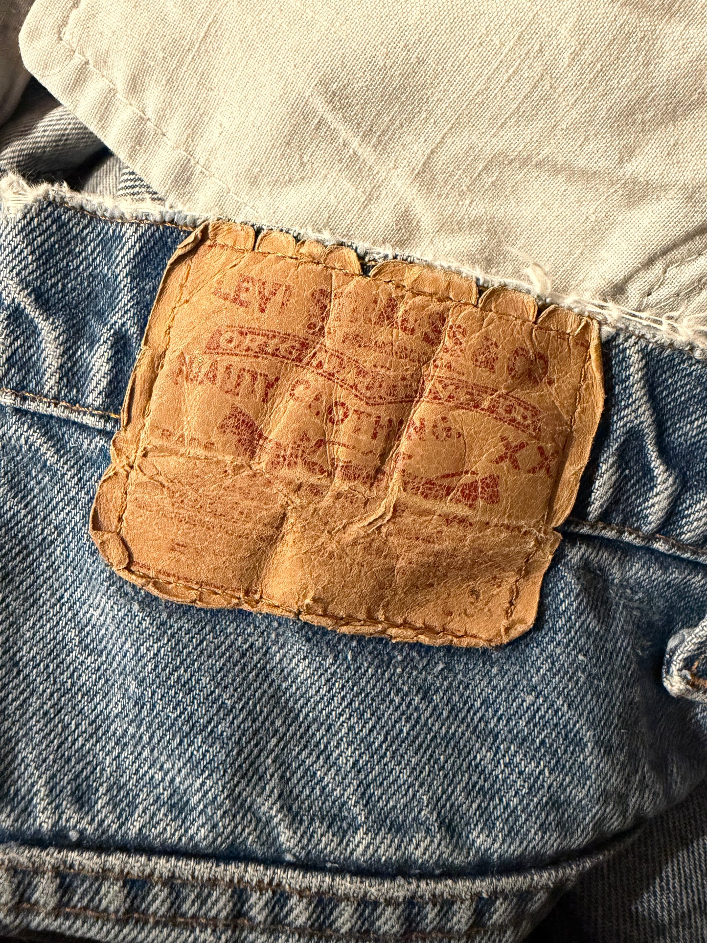 90s 'Levi’s 513' Jeans / Made in USA / 28