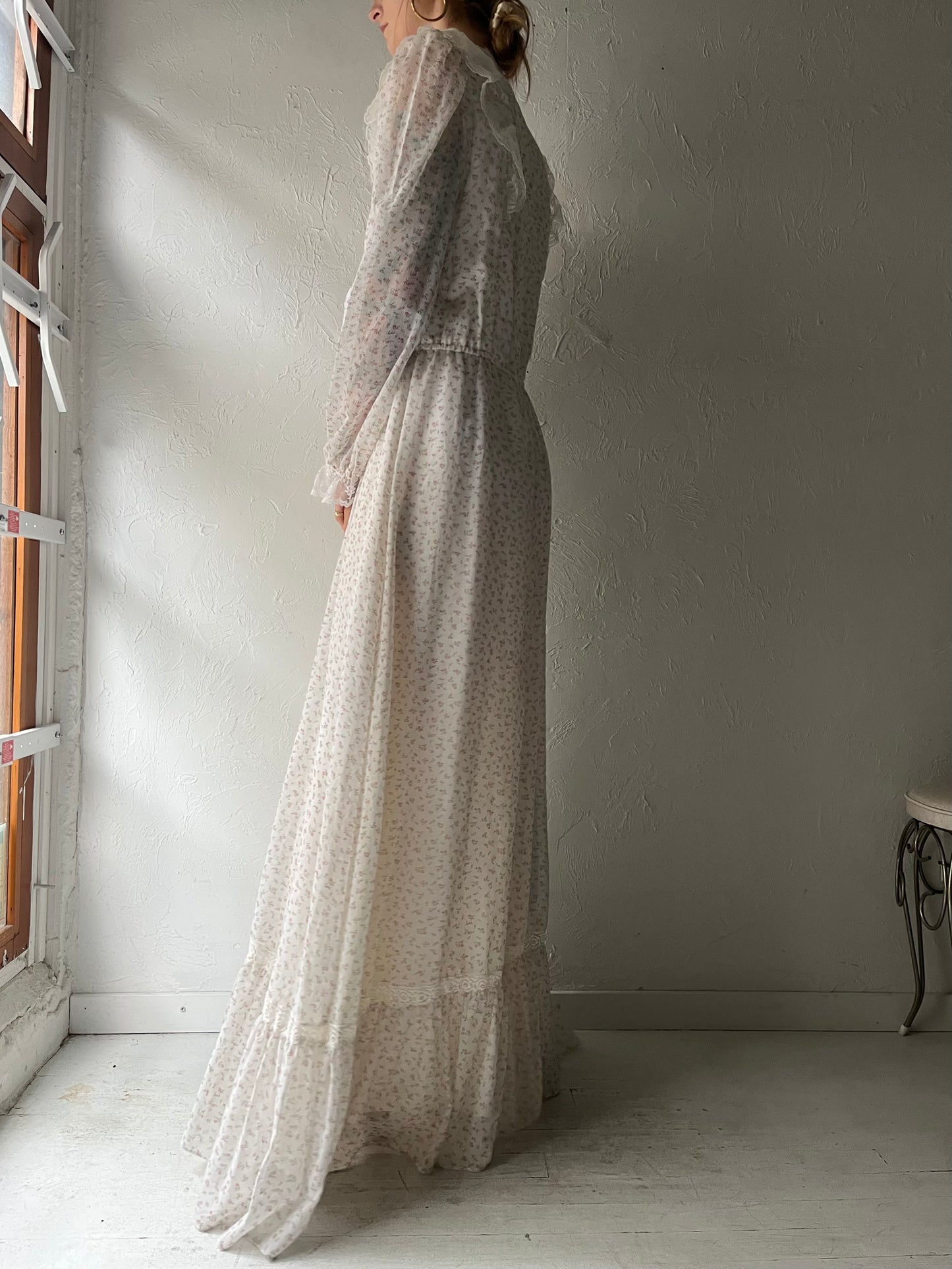 70s Long Sleeve Floral Peasant Dress / Medium