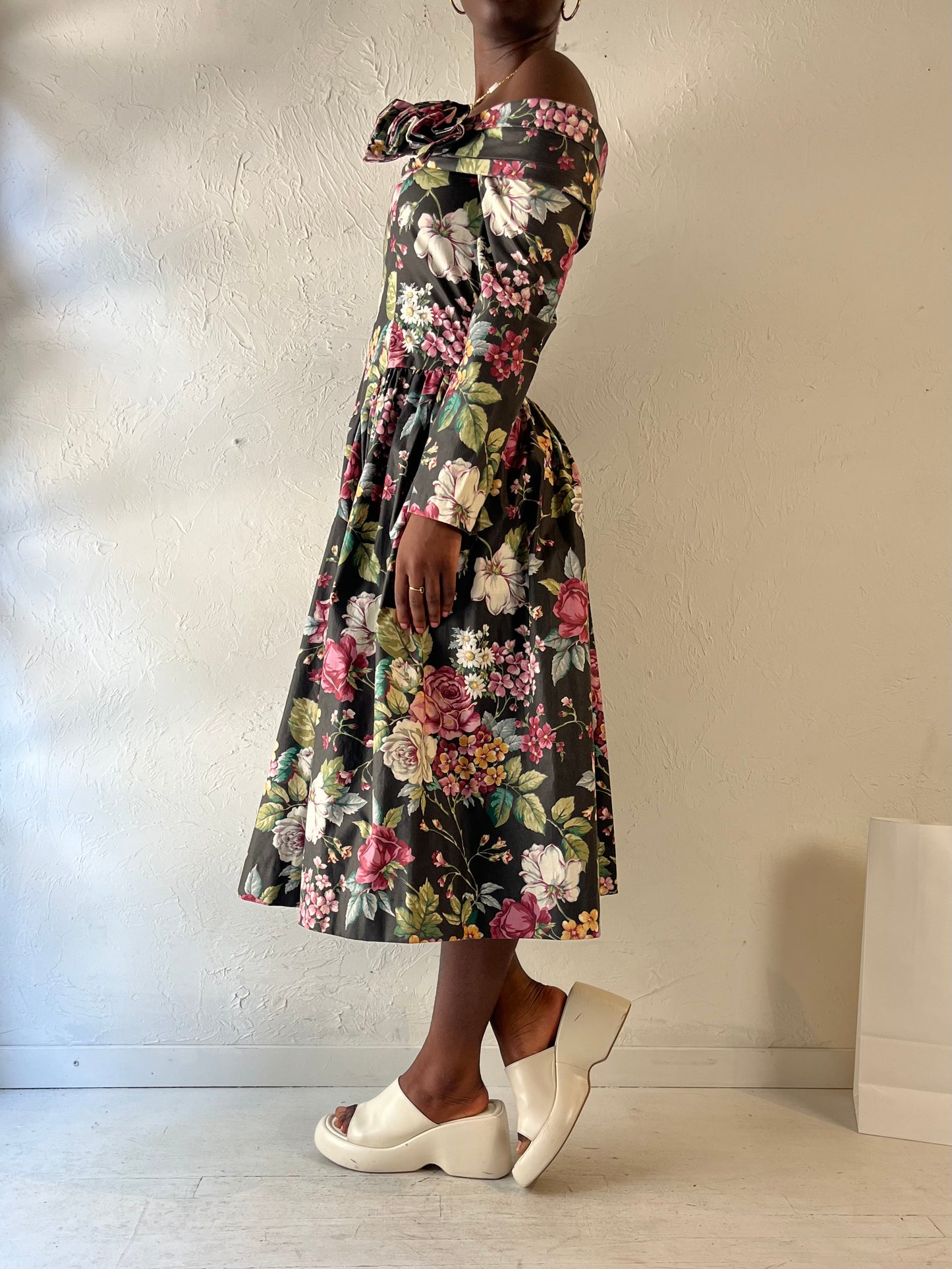 Vintage Handmade Floral Print Dress / Medium