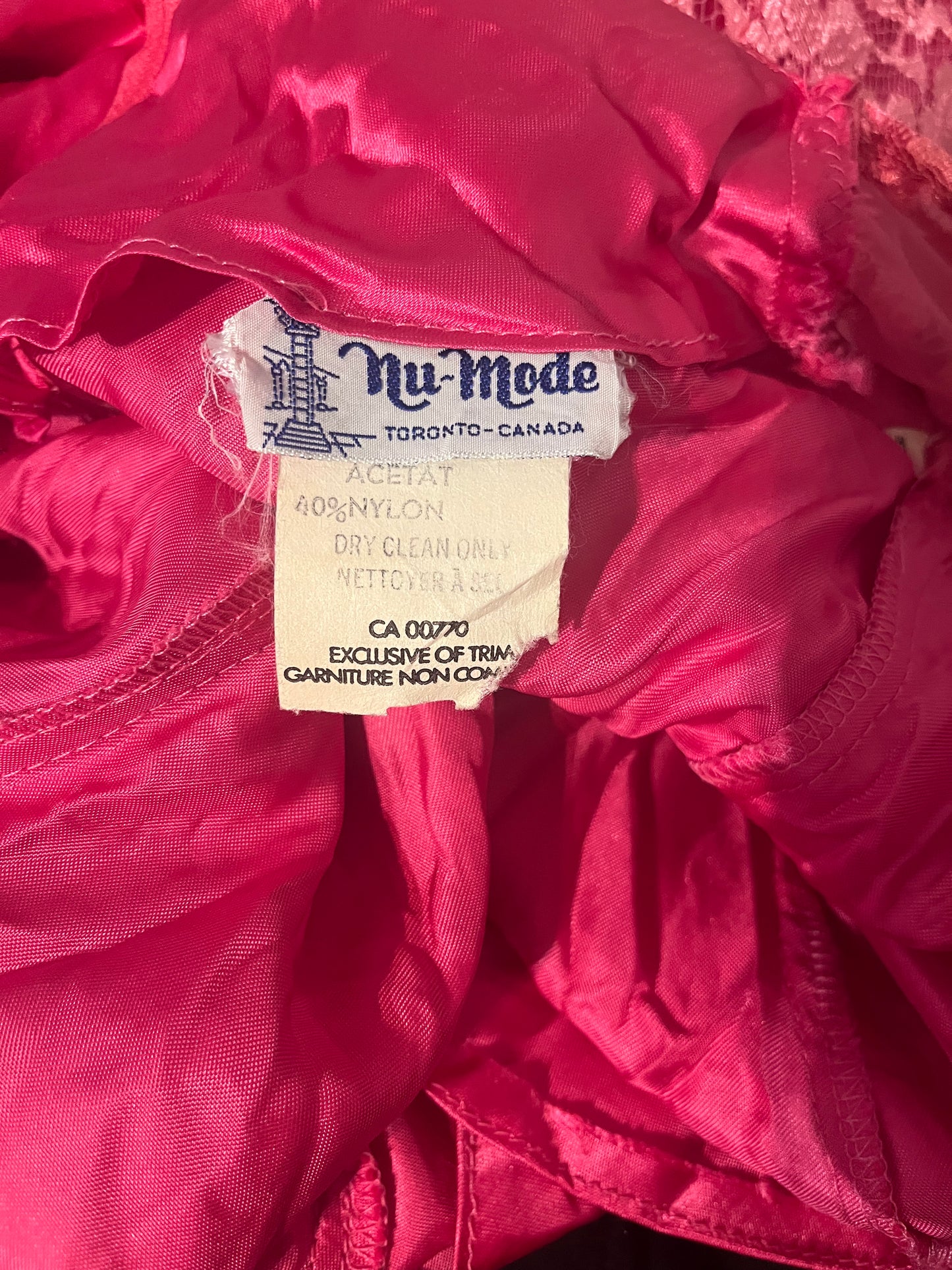 70s 'Nu Mode' Pink Lace Formal Prom Dress / Small