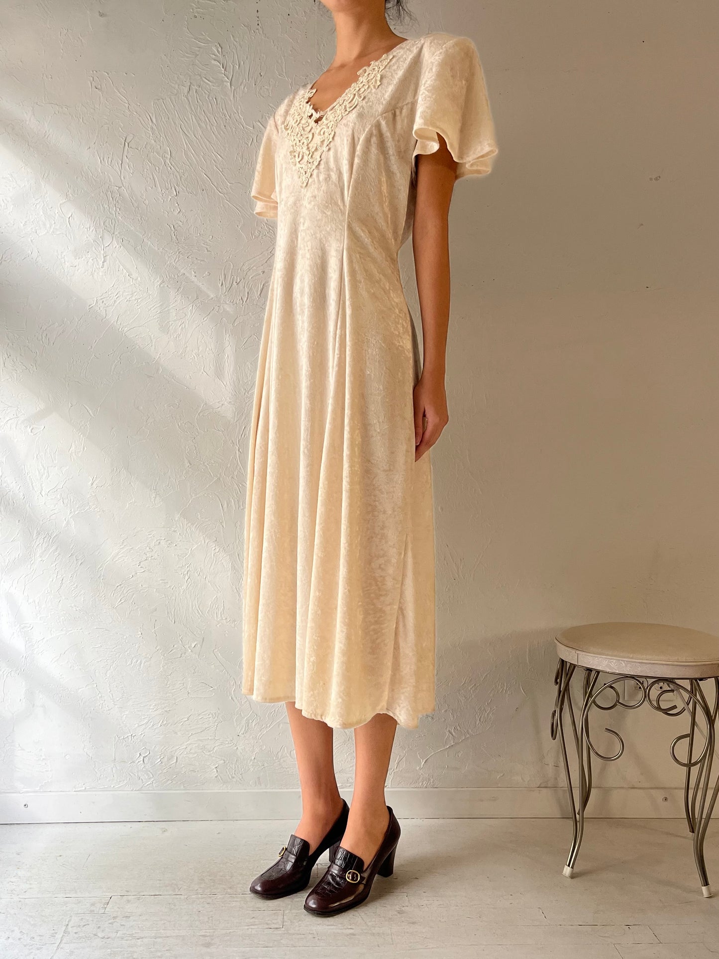 90s ‘Savanah’ Cream Velvet Midi Dress / Small
