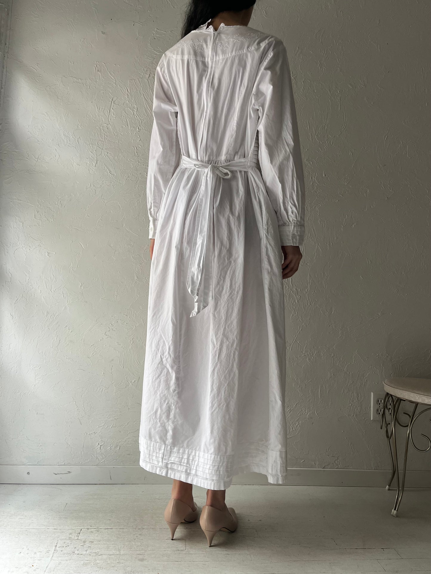 90s 'Dressed in White' Long Sleeve Cotton Dress / XL