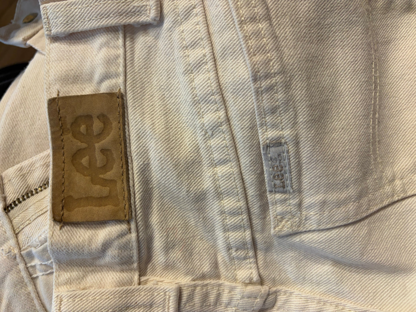 90s 'Lee' Vintage Cream High Waisted Jeans / 25