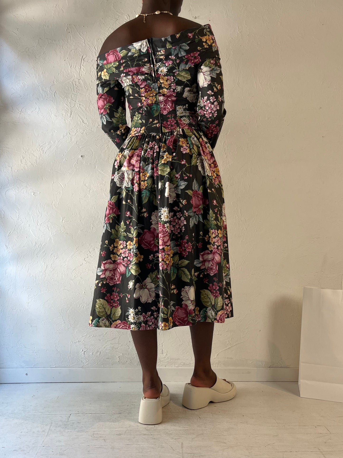 Vintage Handmade Floral Print Dress / Medium