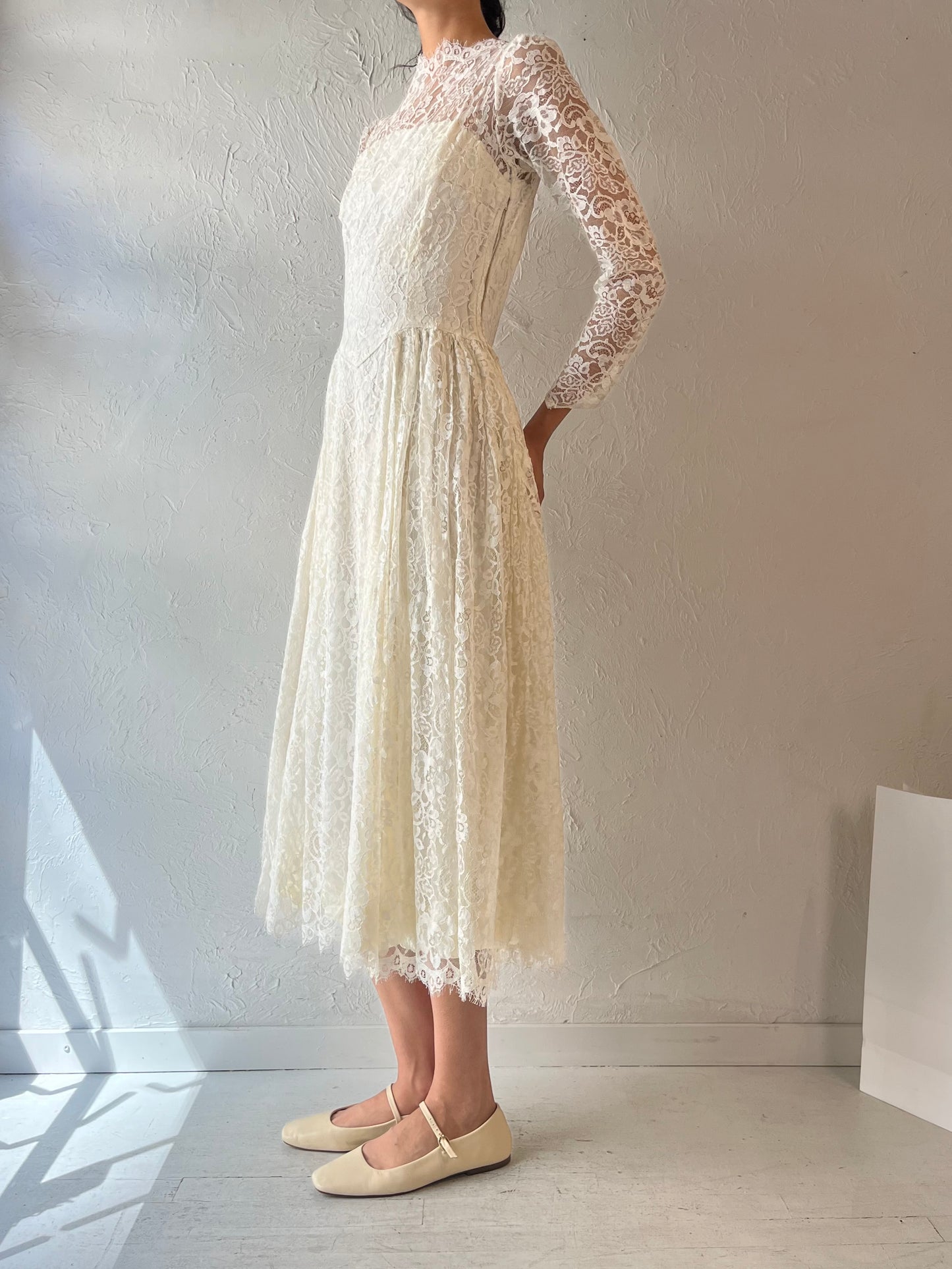 Vintage Handmade White Lace Wedding Dress / Small