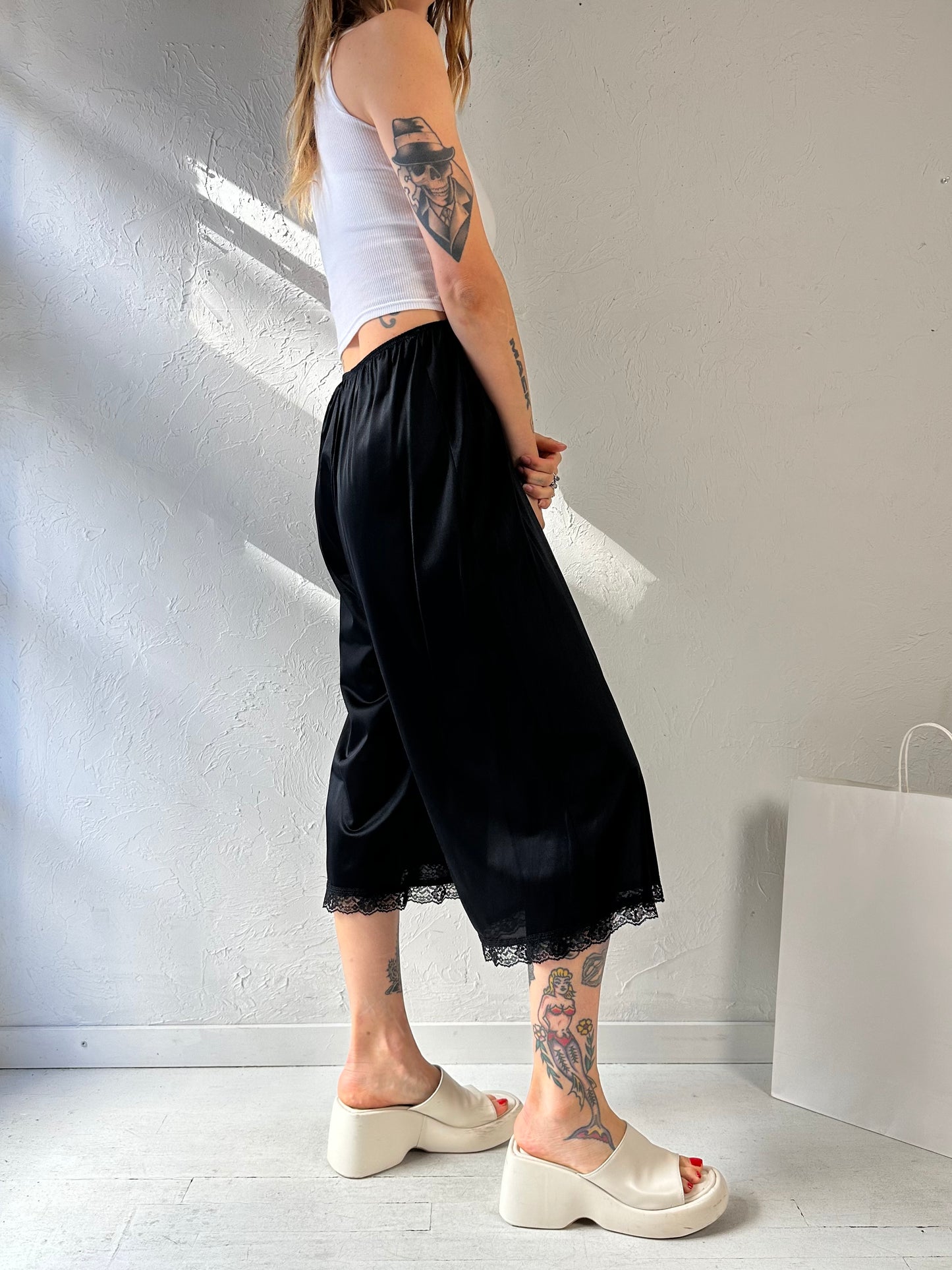 90s ‘Lingerie’ Black Lacey Shorts / XL