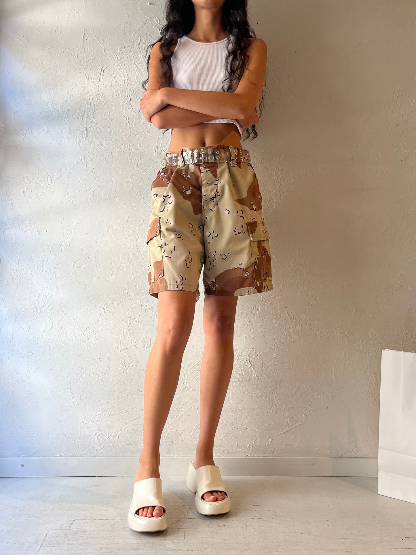 Vintage Desert Camouflage Army Shorts / Large