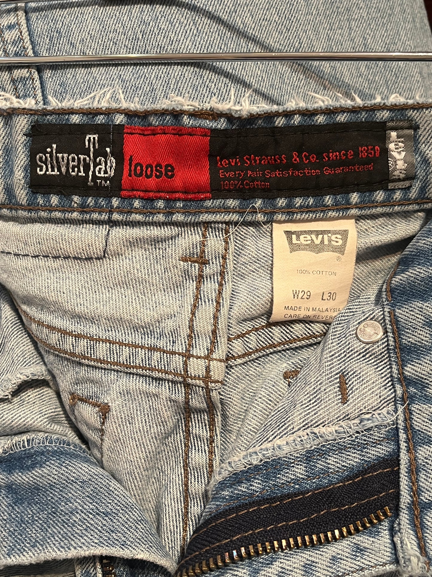 90s 'Levis' Silver Tab Loose Jeans / 28