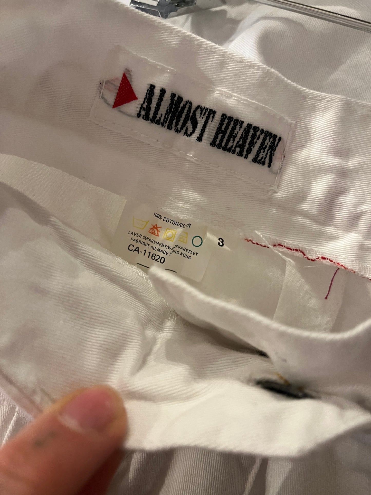 90s ‘Almost Heaven’ White Cotton Bermuda Shorts / Small