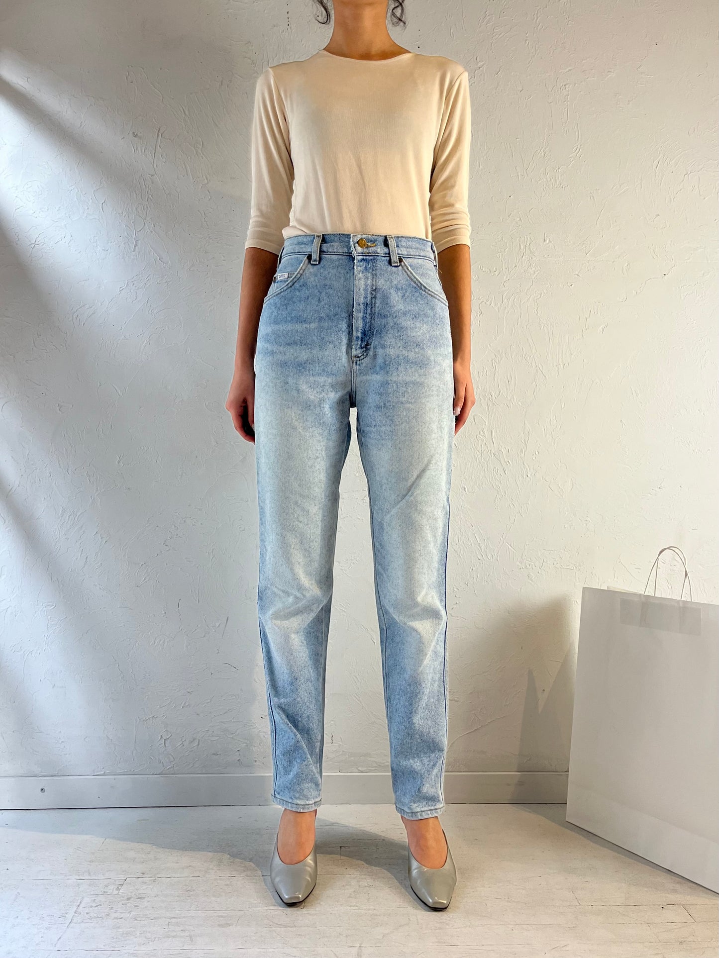 90s ‘Lee’ High Waisted Light Wash Mom Jeans / Small