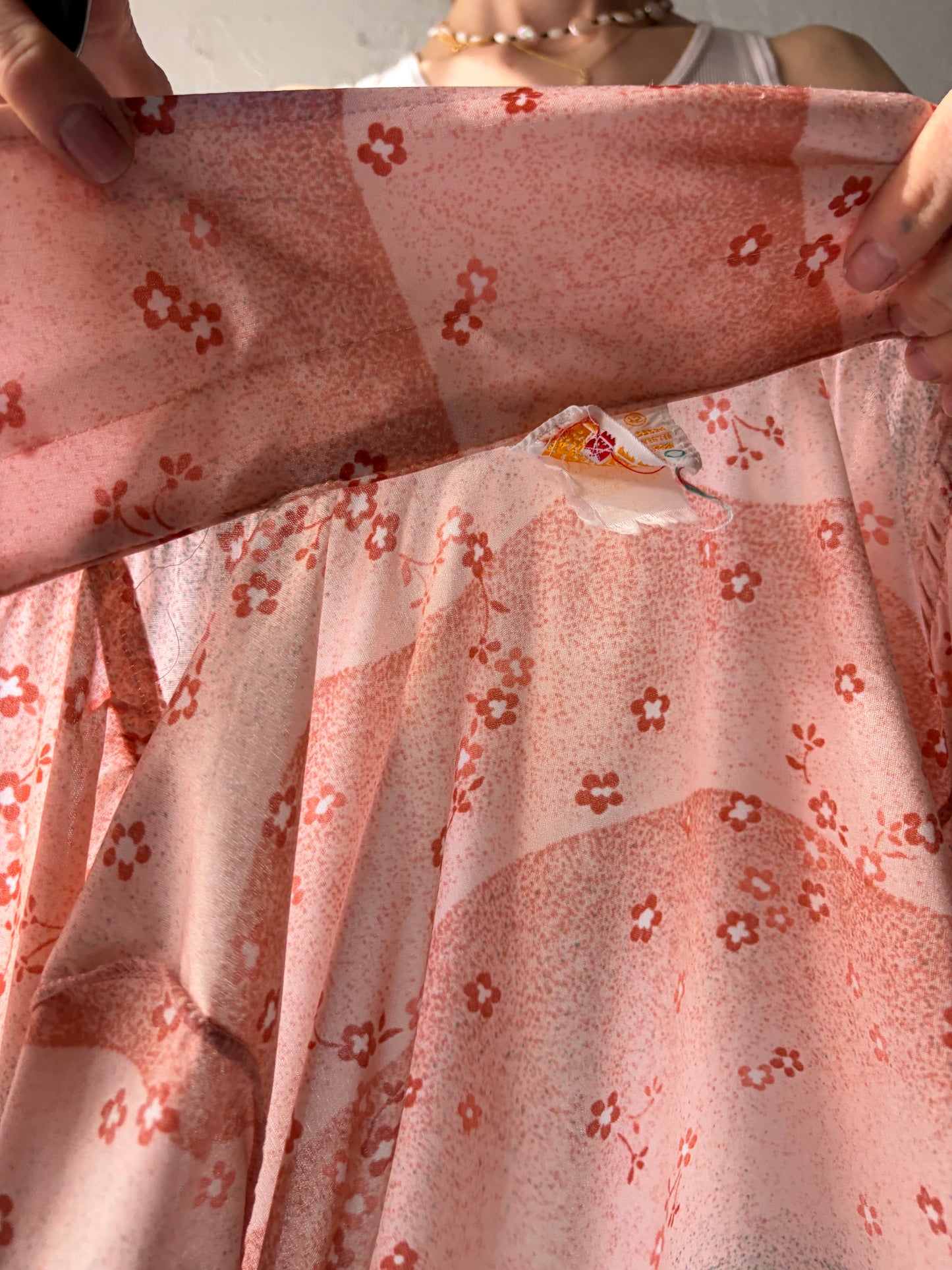 70s 'Elite' Vintage Retro Pink Floral Collared Blouse / Small