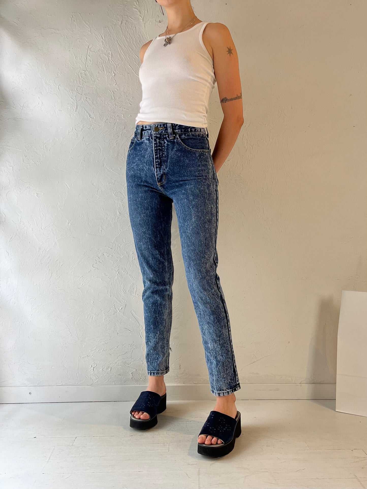 90s 'Guess' Acid Wash Skinny Jeans / 26