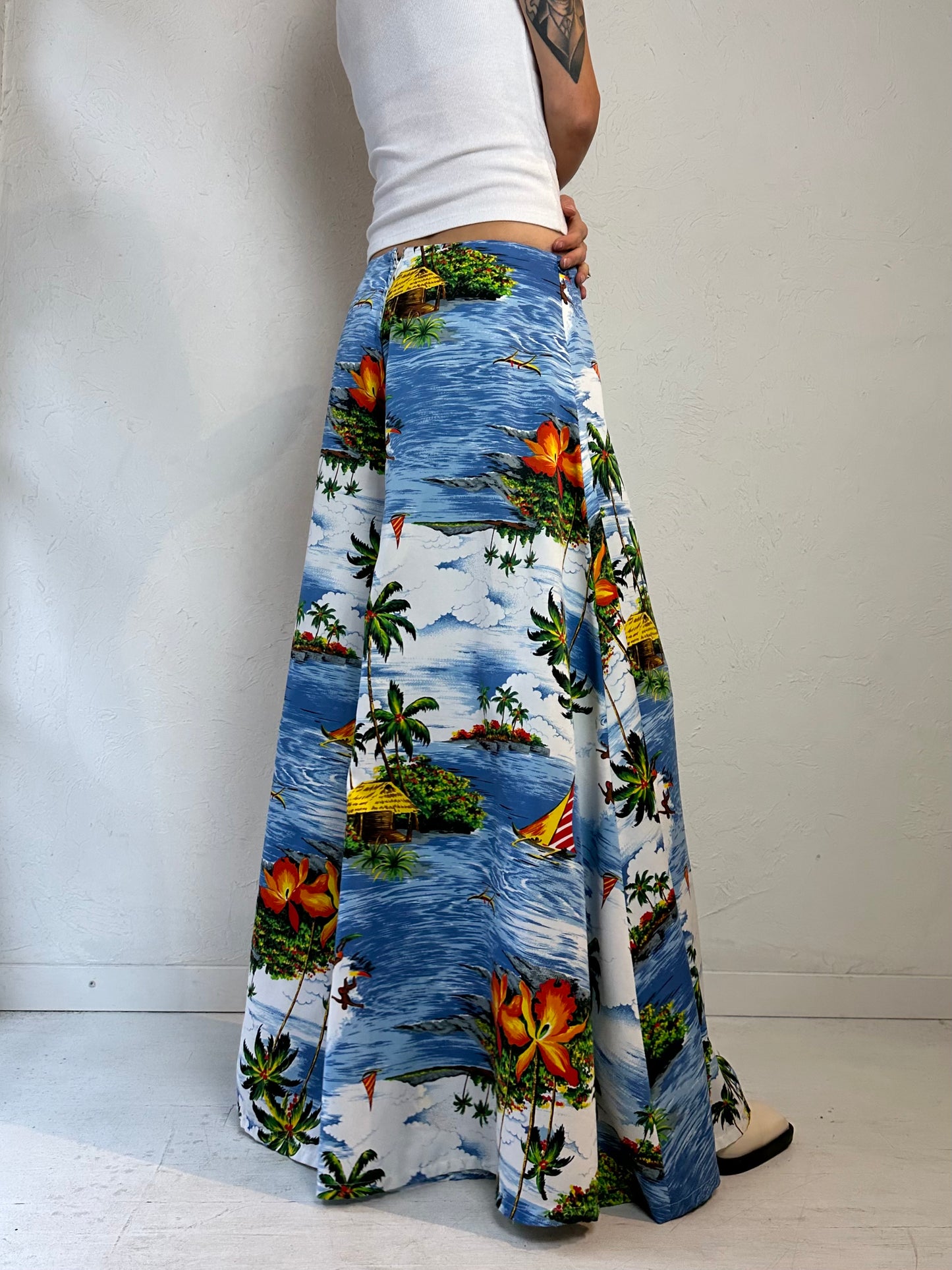 70s Hawaiian Print Extra Wide Leg Bell Bottoms / Medium