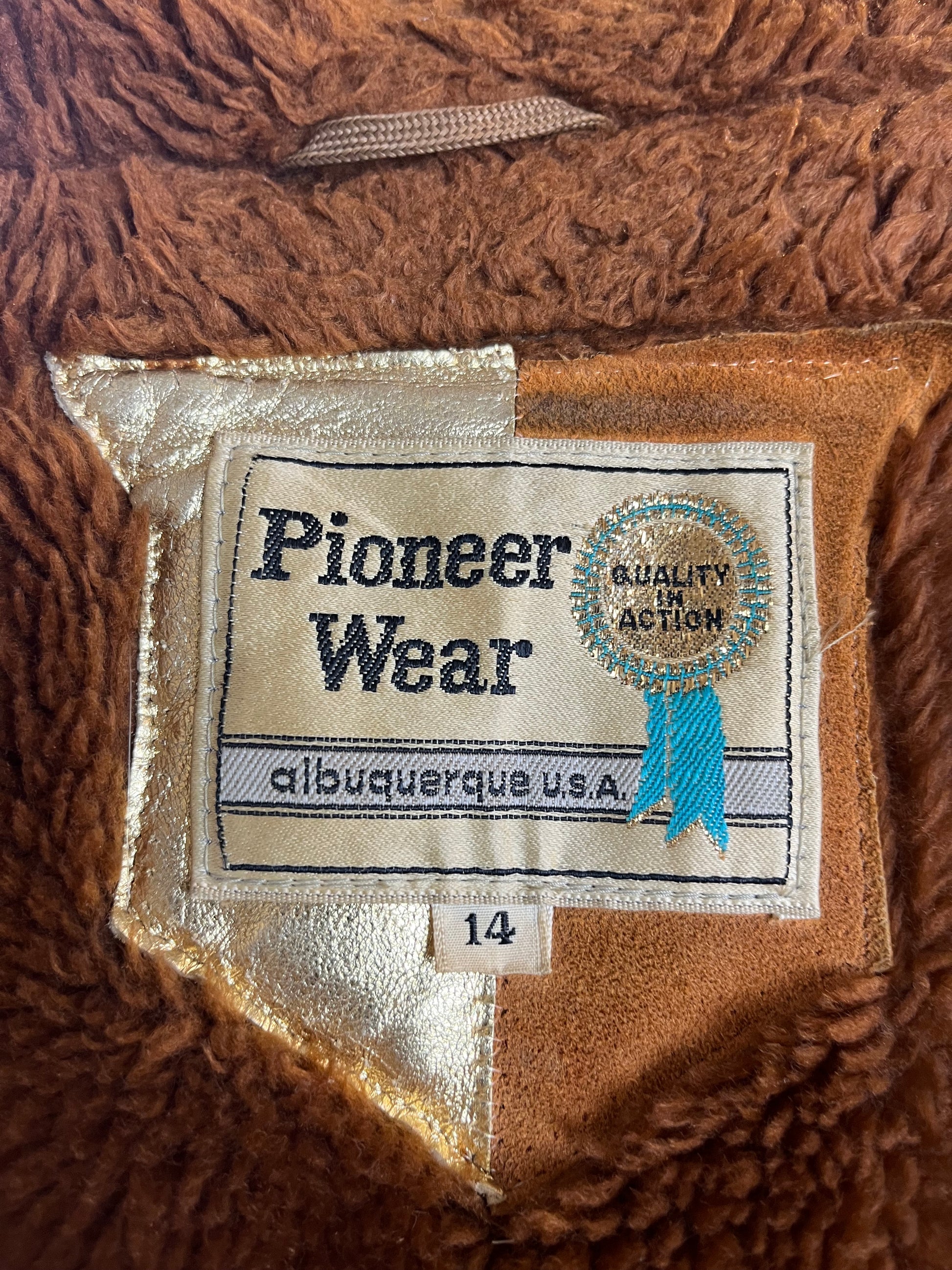 80s ‘Pioneer Wear’ Tan Faux Fur Lined Suede Jacket / Medium