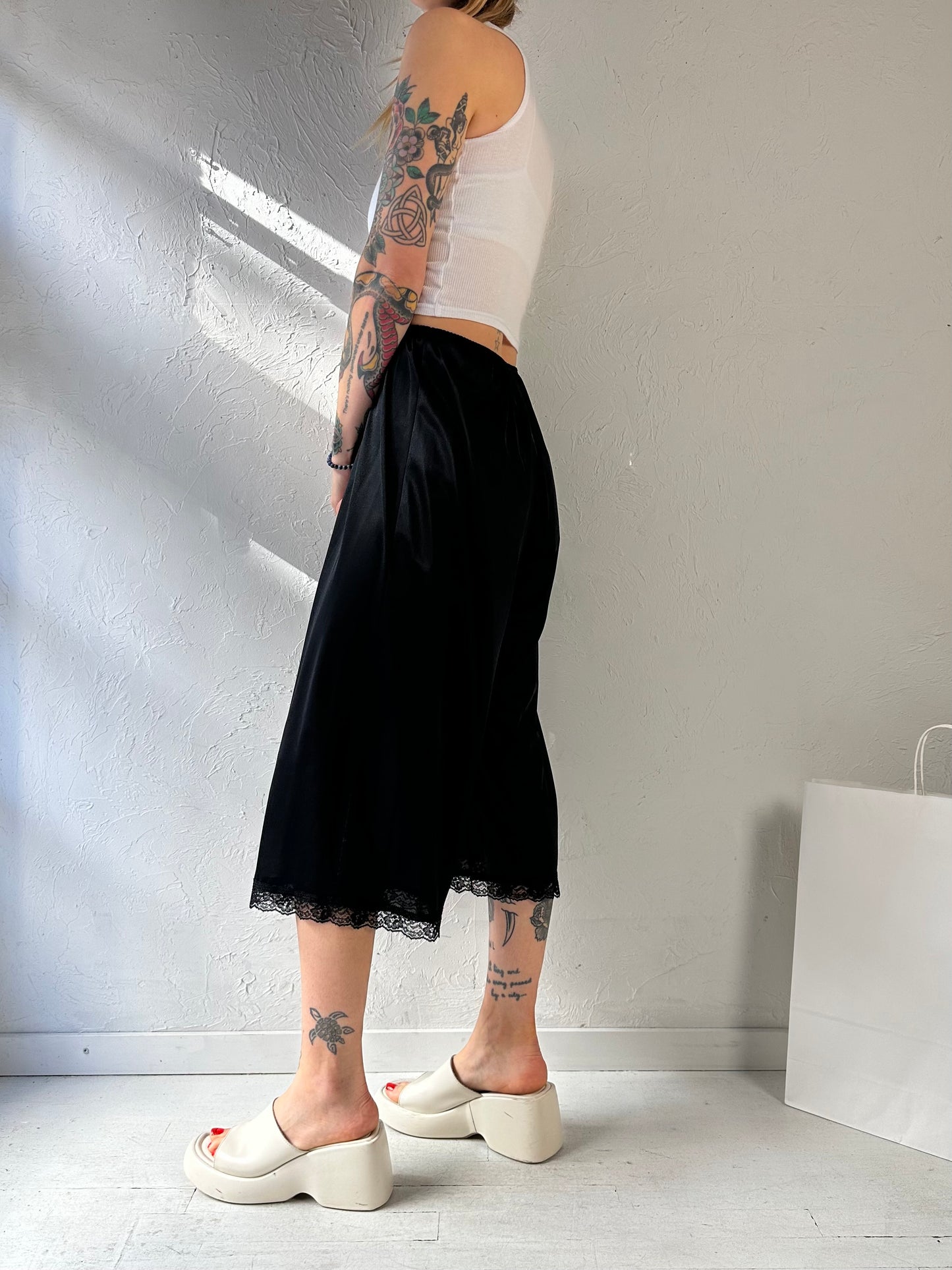 90s ‘Lingerie’ Black Lacey Shorts / XL