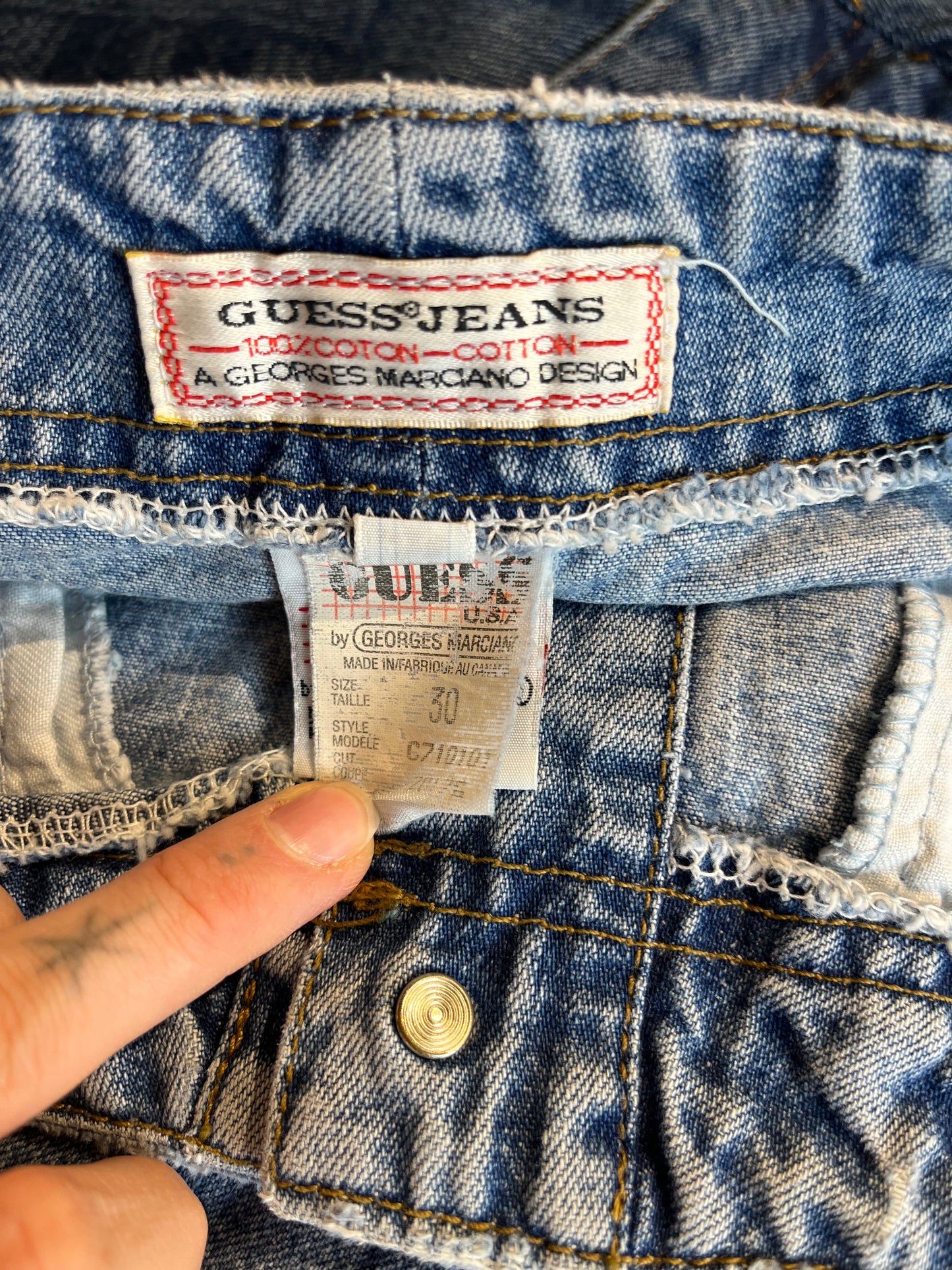 90s ‘Guess’ Button Up Denim Skirt / Medium