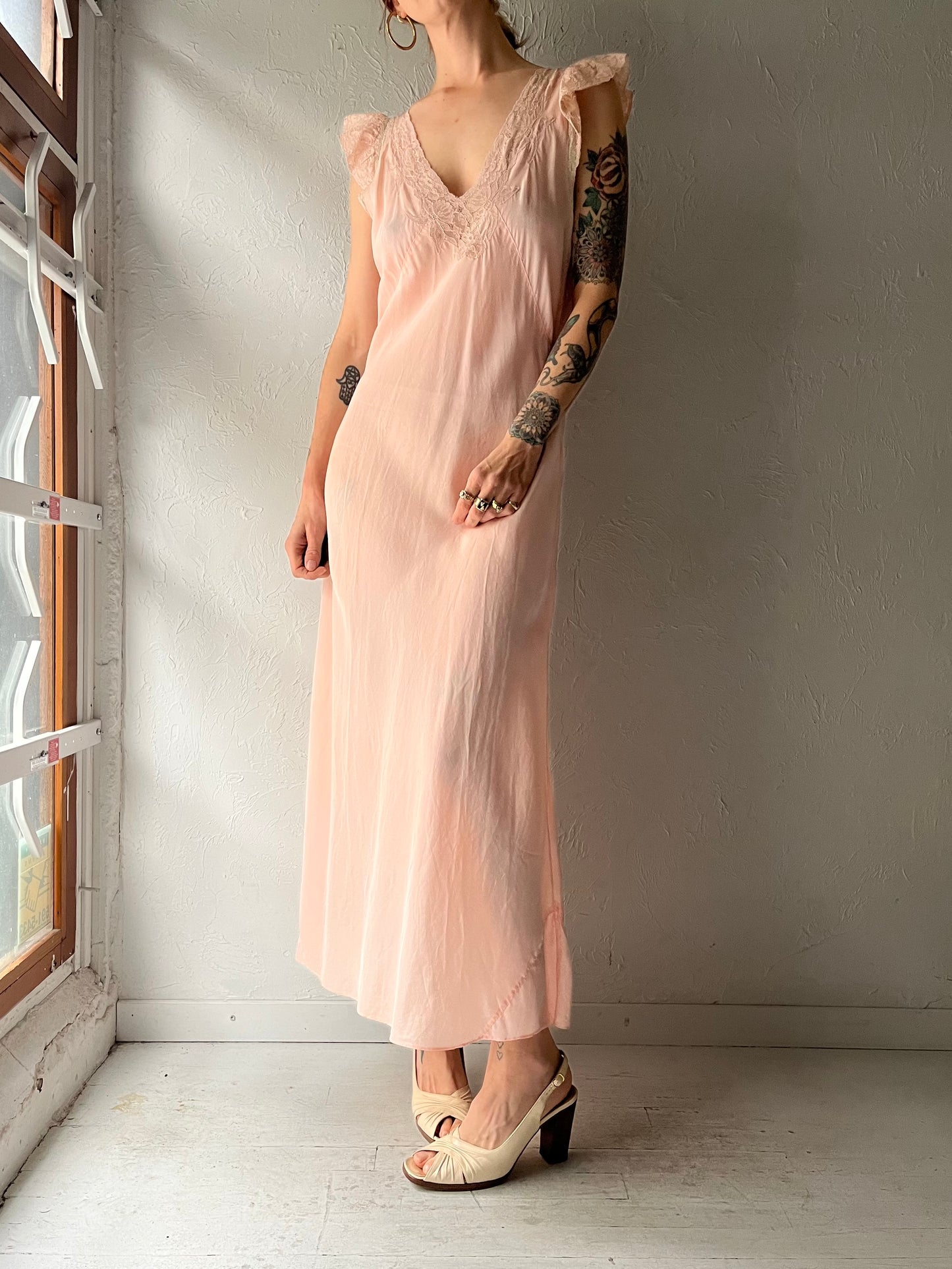 Vintage Peach Lace Night Dress / Small
