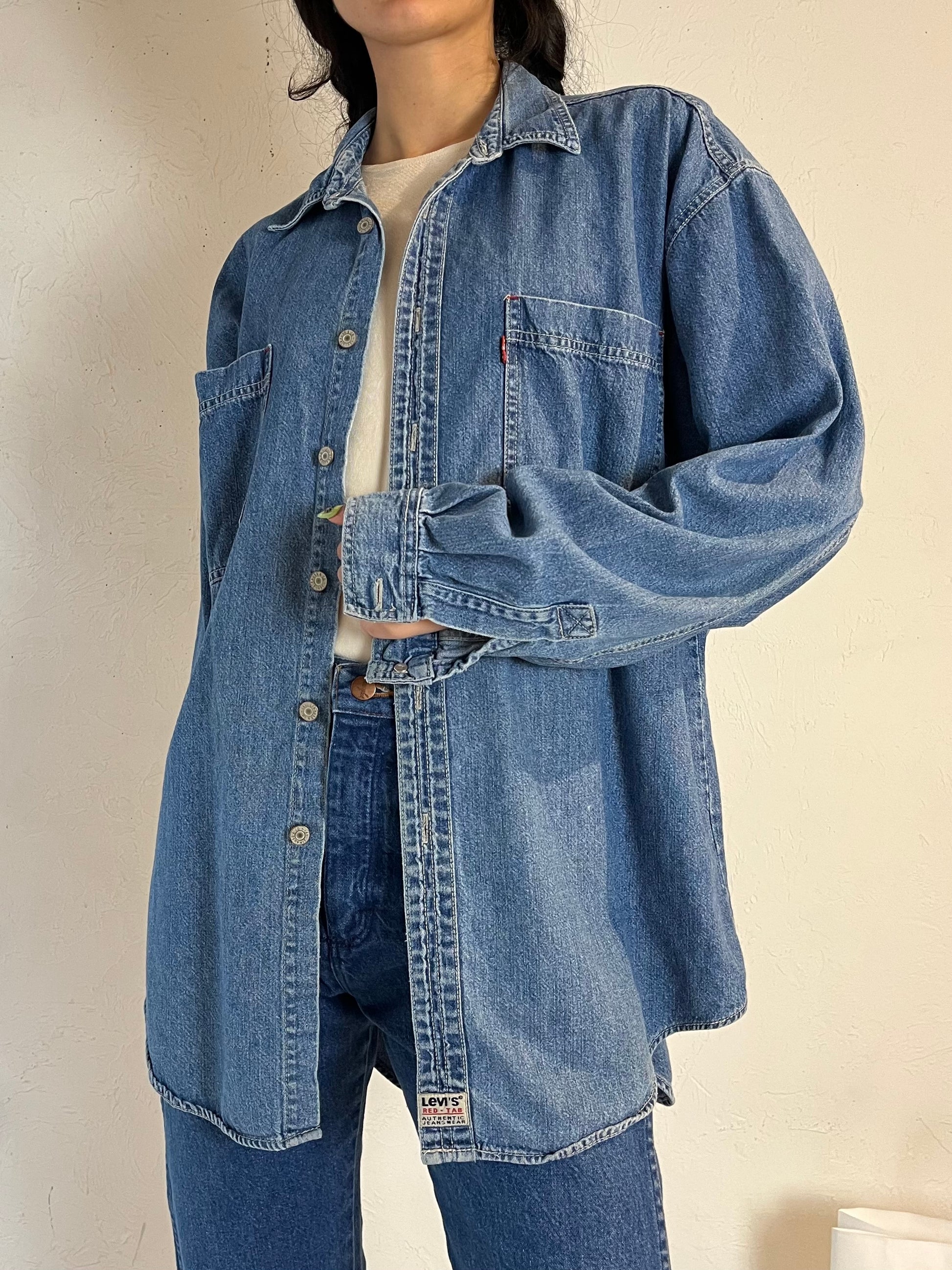 Y2K ‘Levi’s’ Button Up Denim Shirt / Large