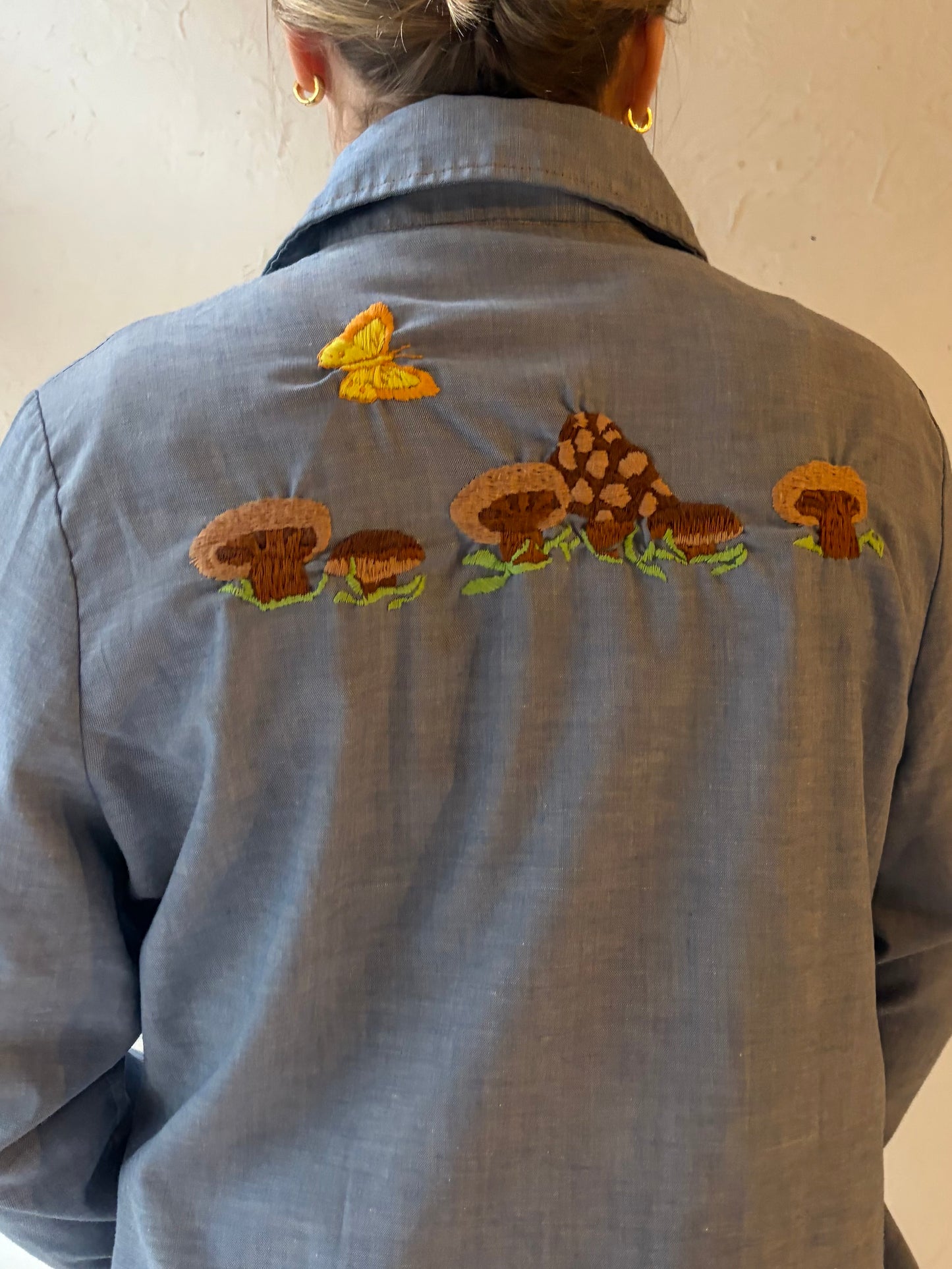 70s 'Levis' Embroidered Mushroom Shirt / Small