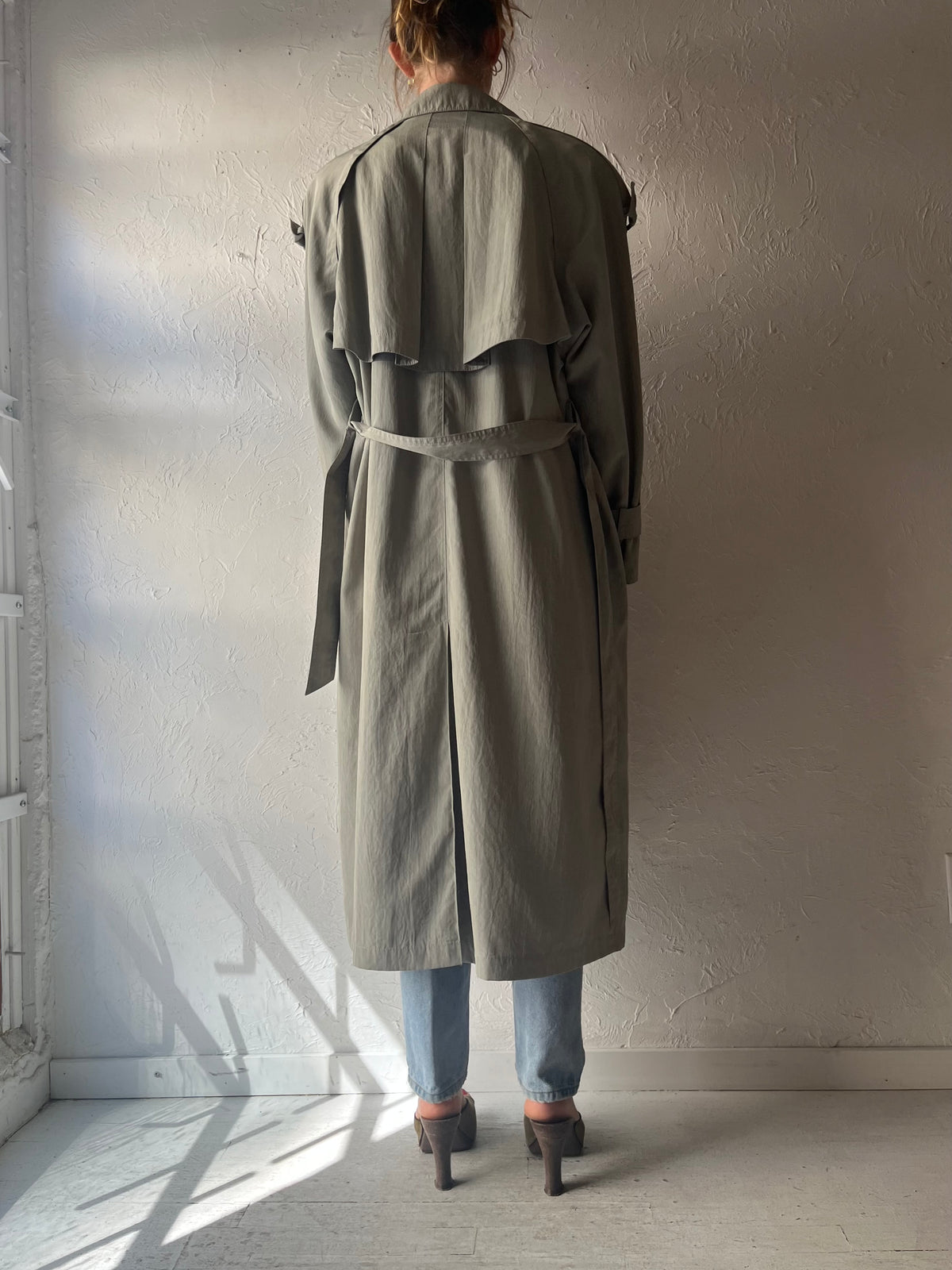90s 'Junior Gallery' Taupe Minimalist Old Money Academia Fall Trench Coat / Small