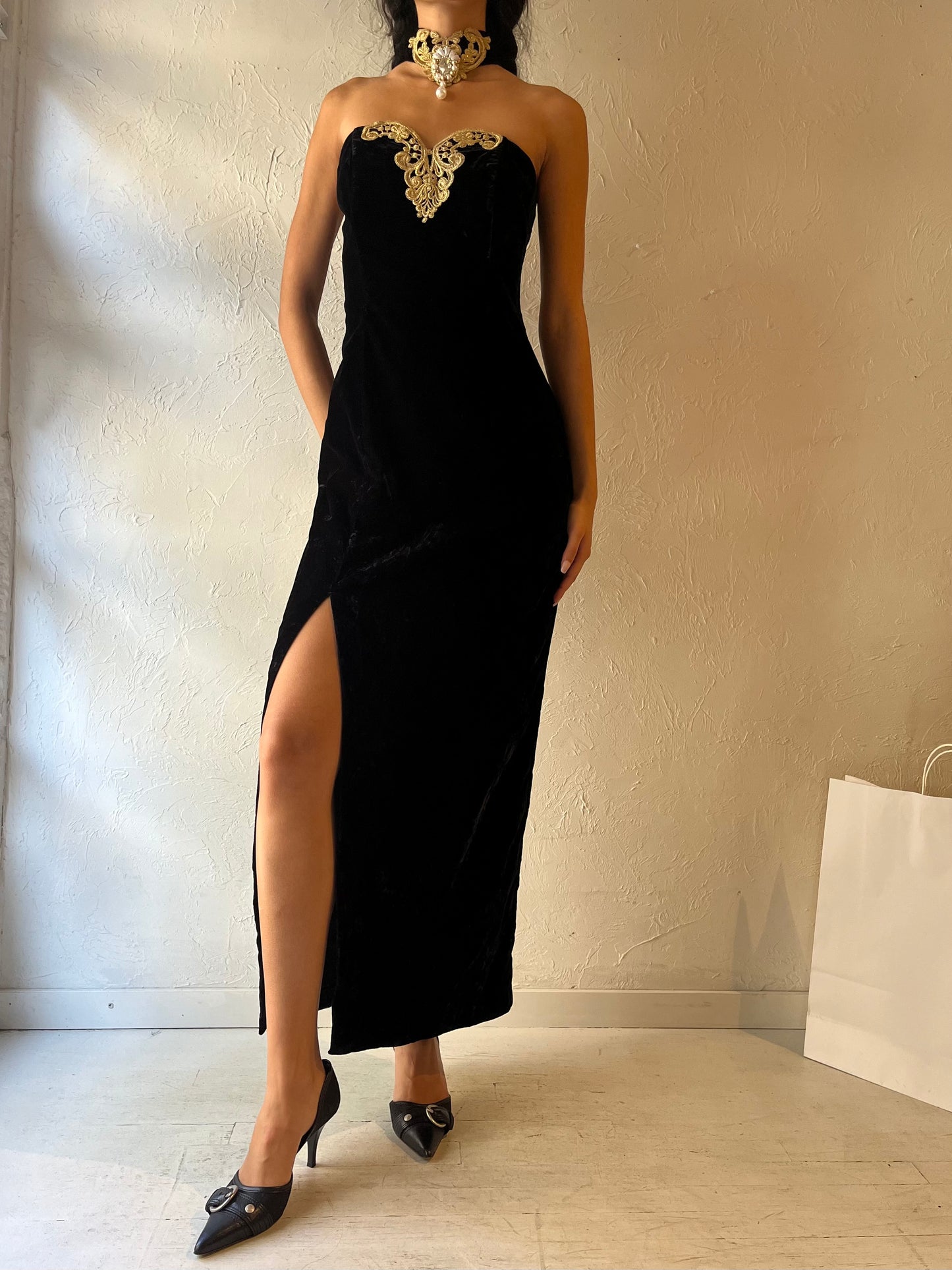 90s Black Velvet Formal Dress / Small