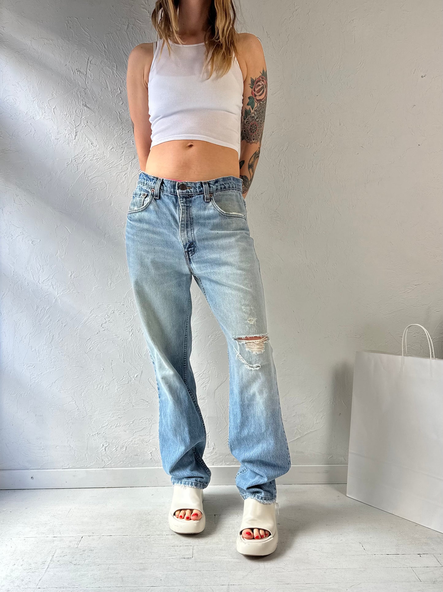 90s ‘Levi’s 516’ Light Wash Jeans / Made in Canada / 34