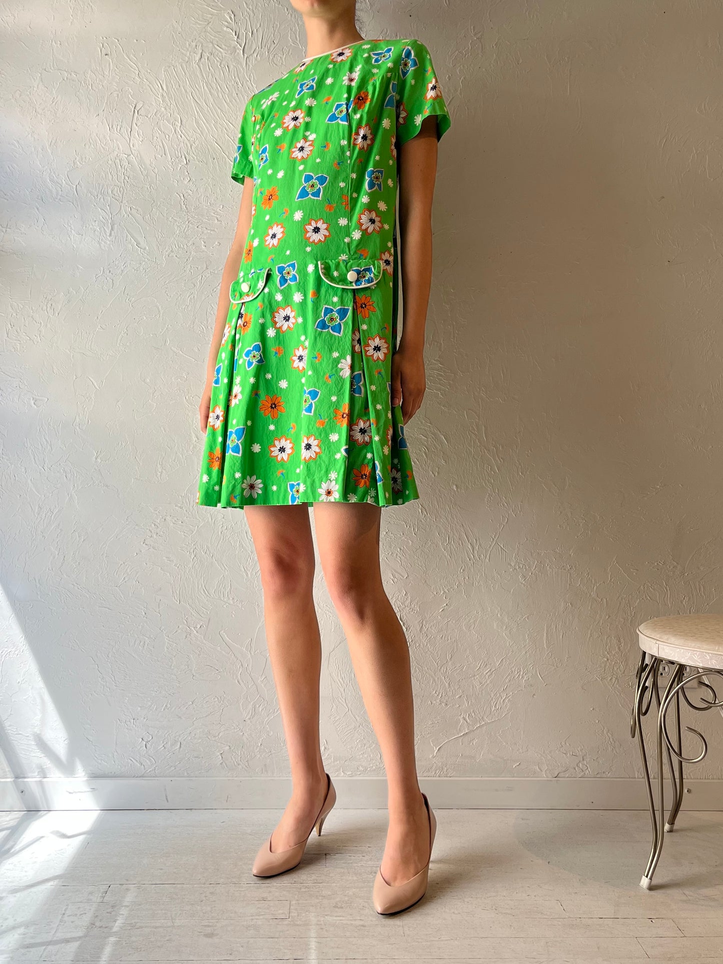 70s 'Jaree Classics' Green Retro Floral Summer Mini Dress / Vintage 1970s Boho Garden Party / Medium