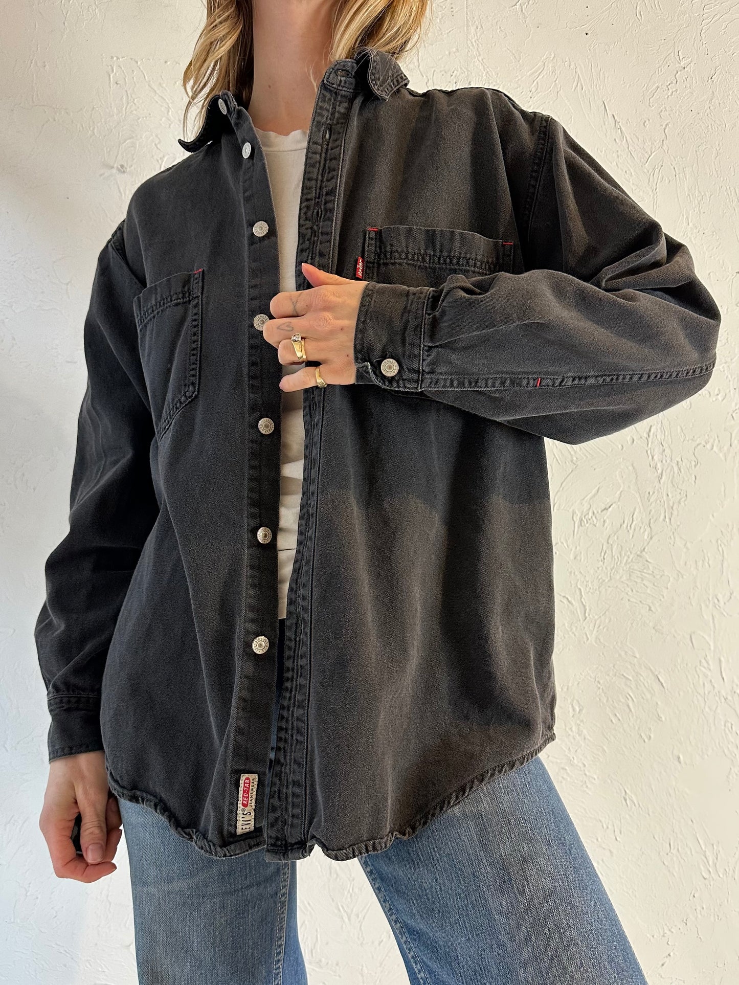 Y2K ‘Levi’s’ Button Up Denim Shirt / Medium