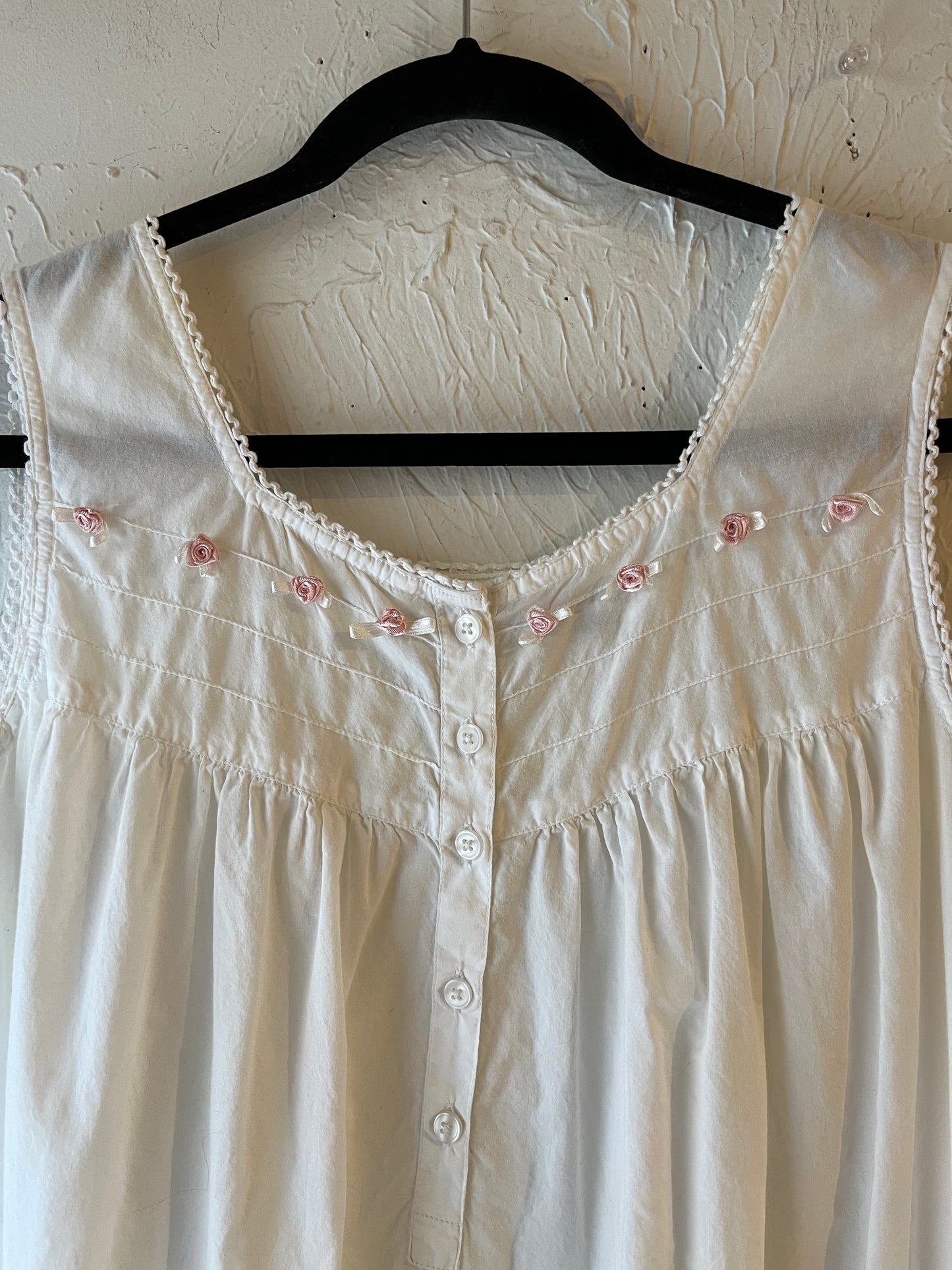 90s 'Gloria Vanderbilt' White Cotton Dress / Medium