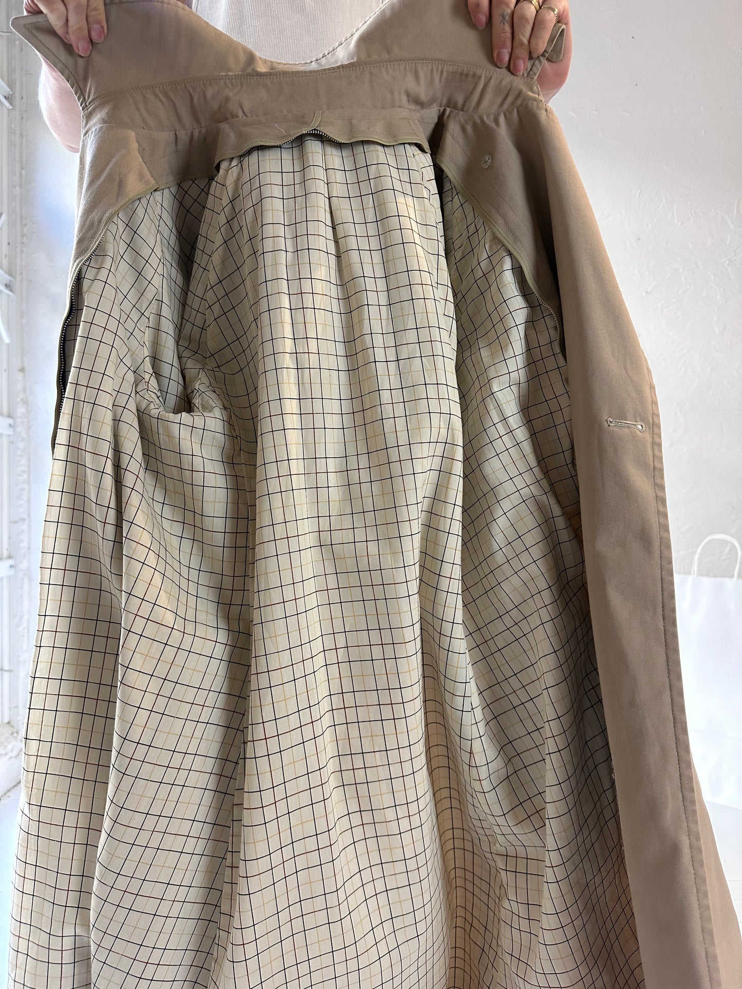 90s 'London Fog' Classic Beige Lined Trench Coat / Large