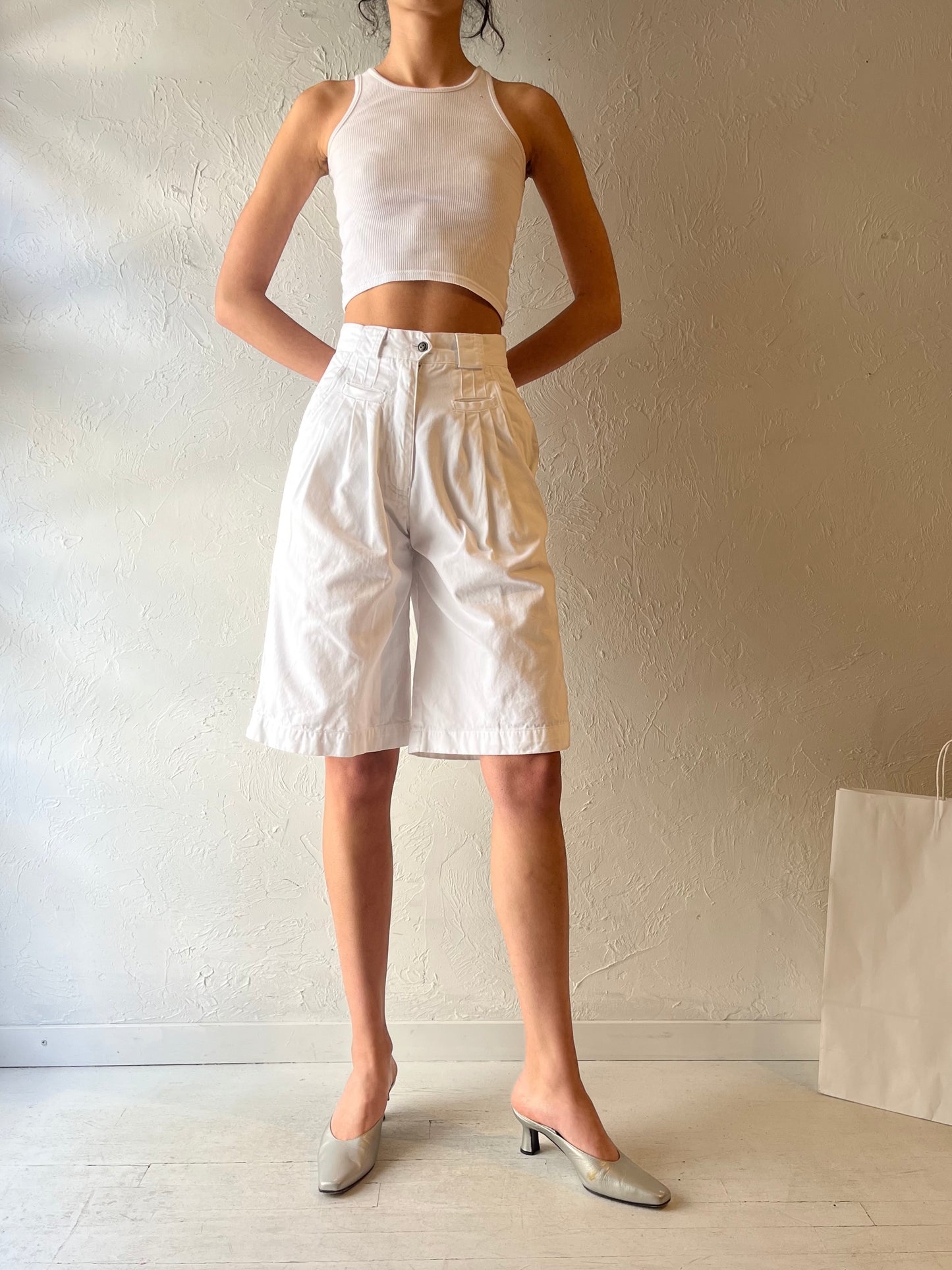 90s ‘Almost Heaven’ White Cotton Bermuda Shorts / Small