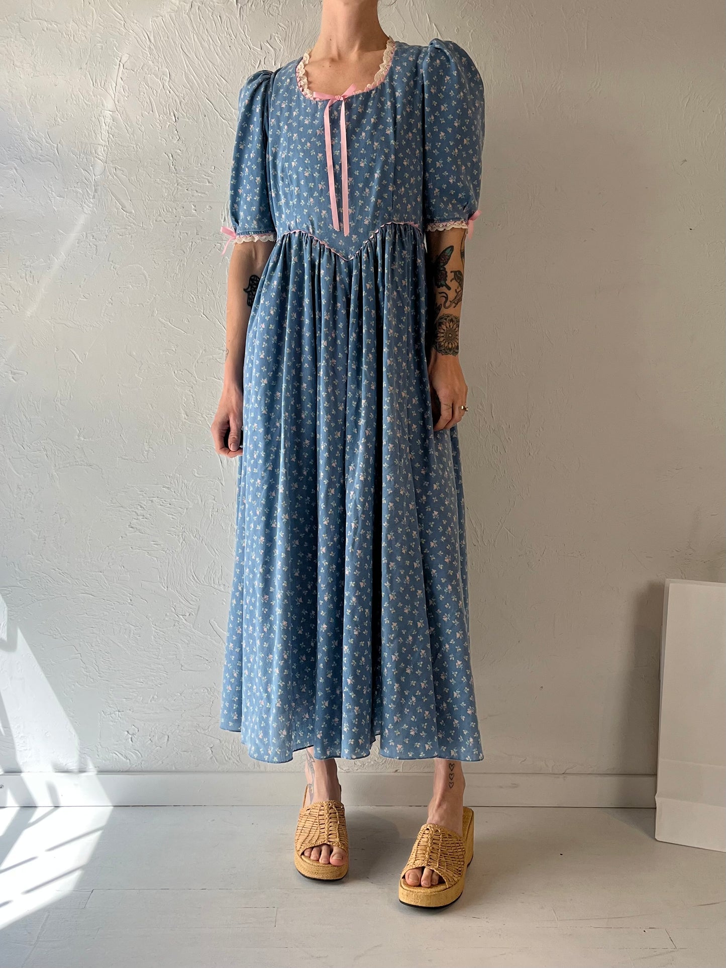 Vintage Handmade Blue Floral Dress / Medium