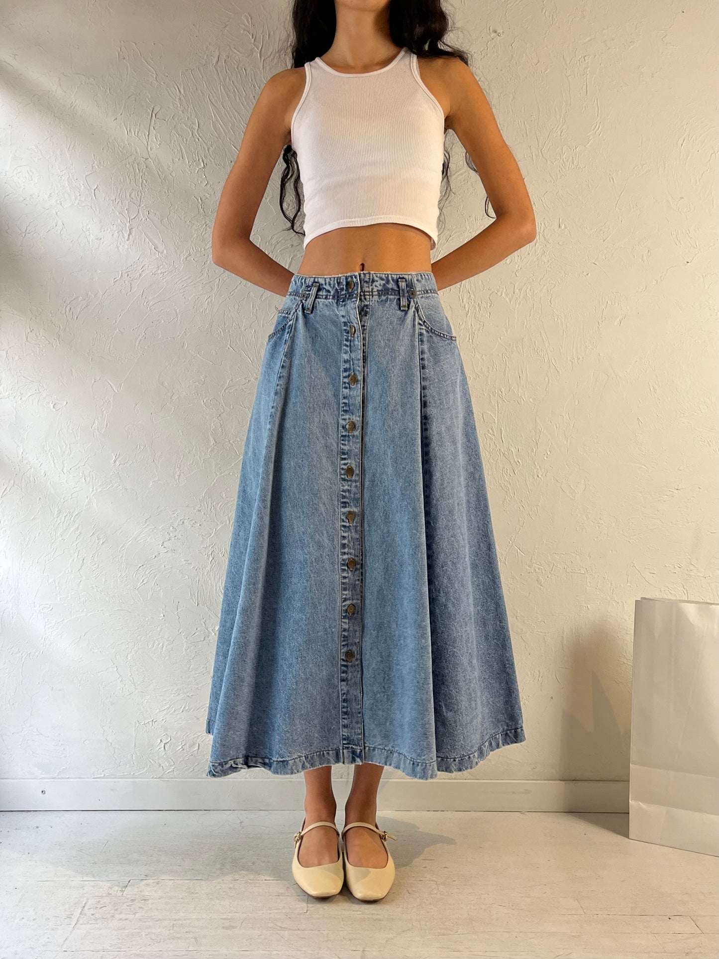 90s ‘Guess’ Button Up Denim Skirt / Medium