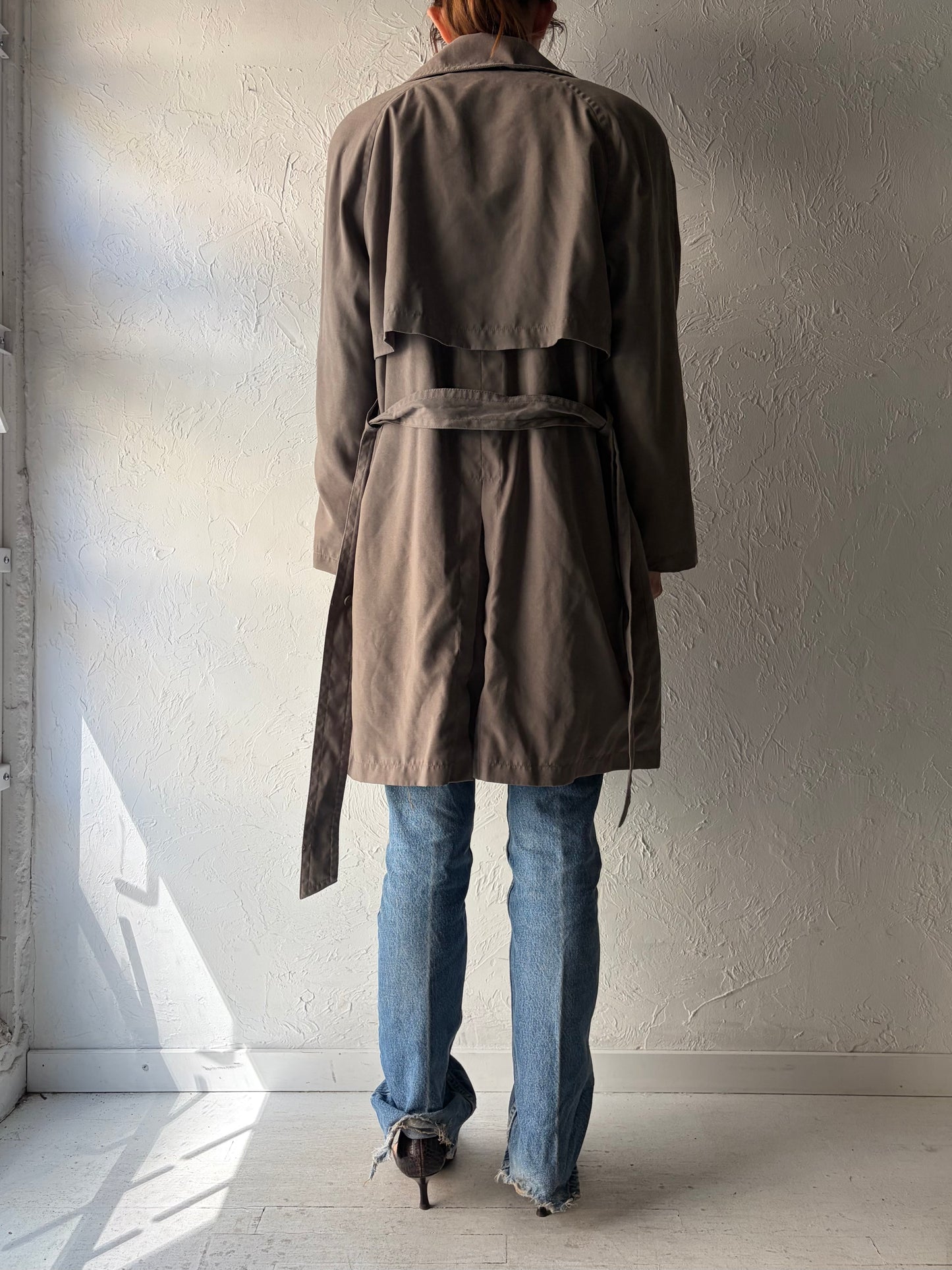 90s 'Liz Claiborne' Taupe Minimalist Half Trench Coat / Vintage 1990s Neutral Classic Lightweight Normcore Outerwear / Small
