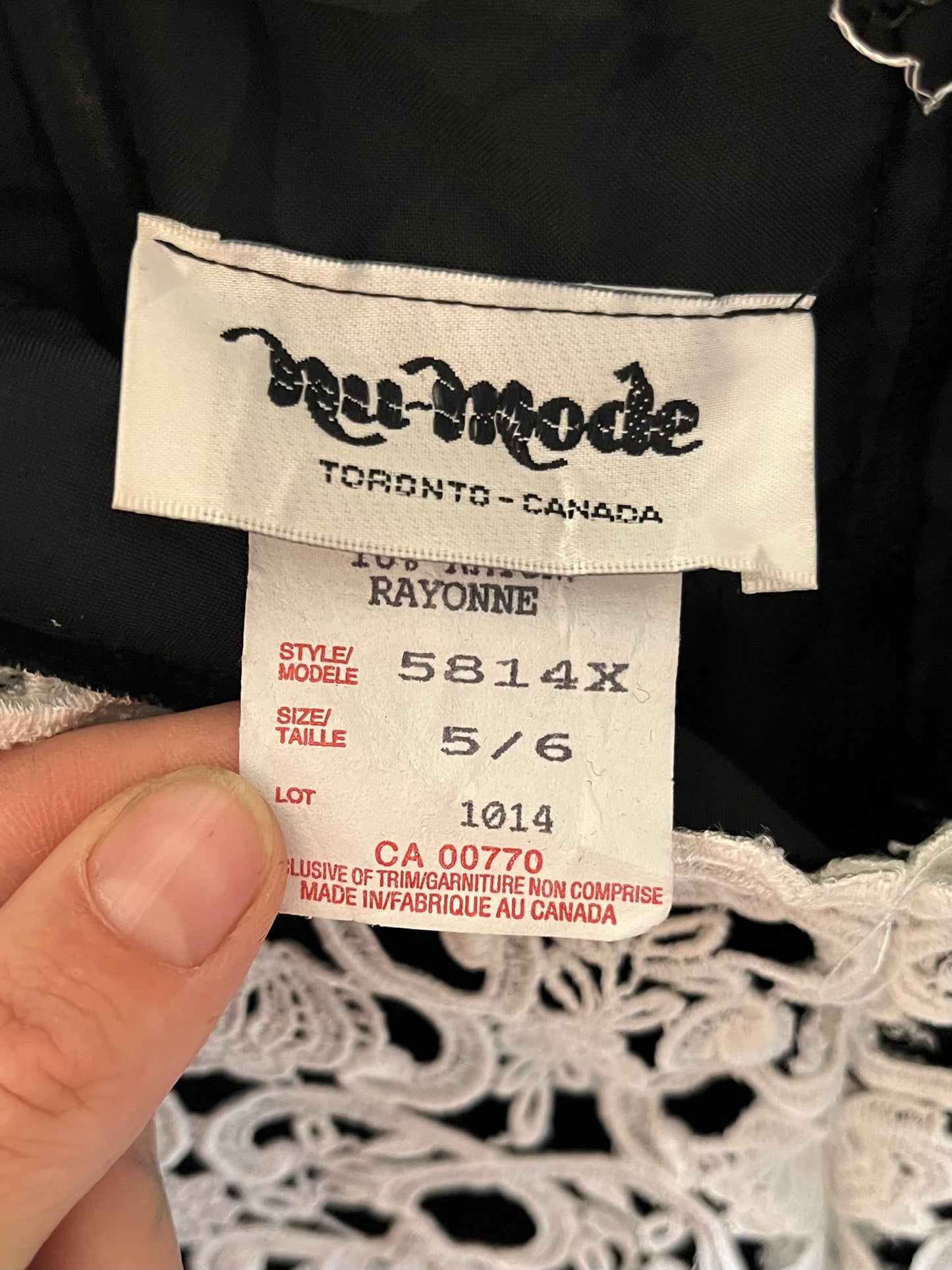 70s ‘Nu Mode’ Black Velvet Mini Dress / Small