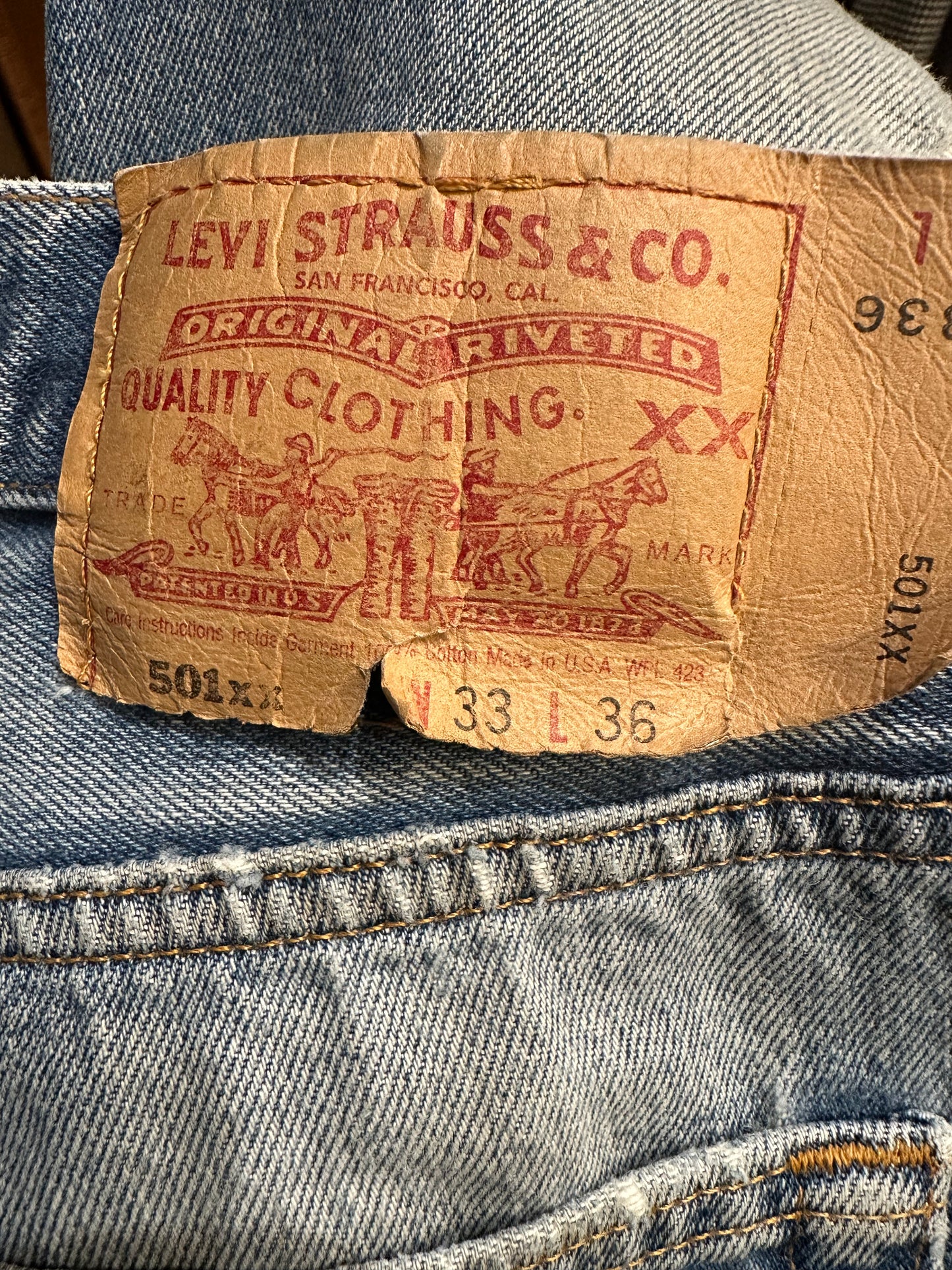 90s 'Levis' 501s Jeans / Made in USA / 31