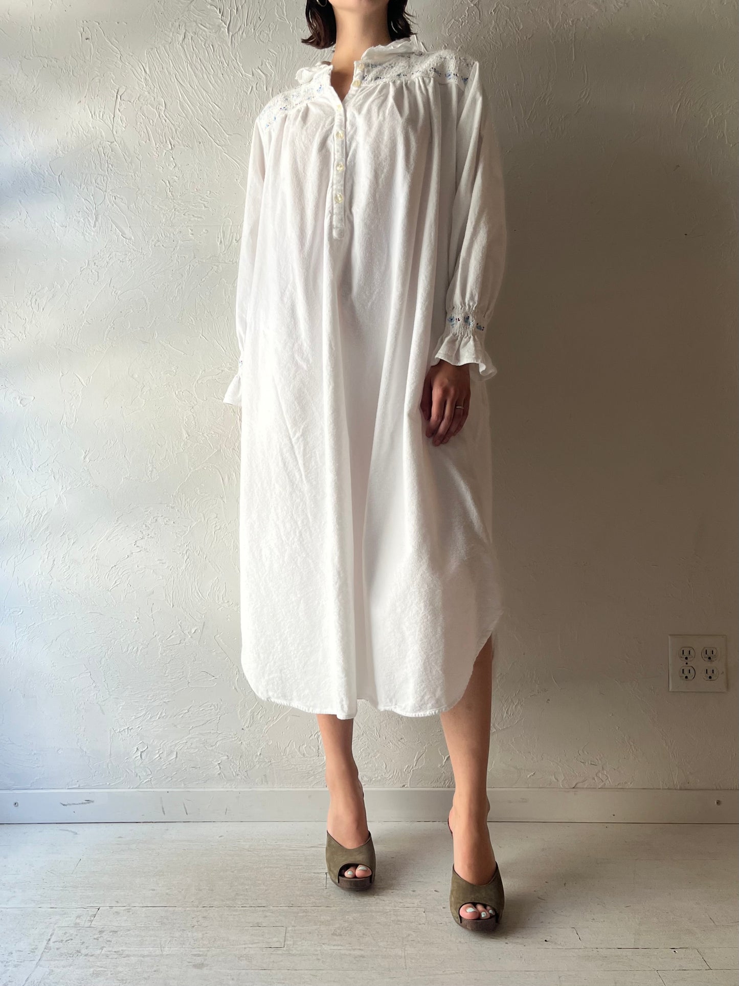 90s White Embroidered Flannel Cozy Nightgown Dress / Vintage 90s Cozy Romantic Cottagecore Sleep Dress / Large