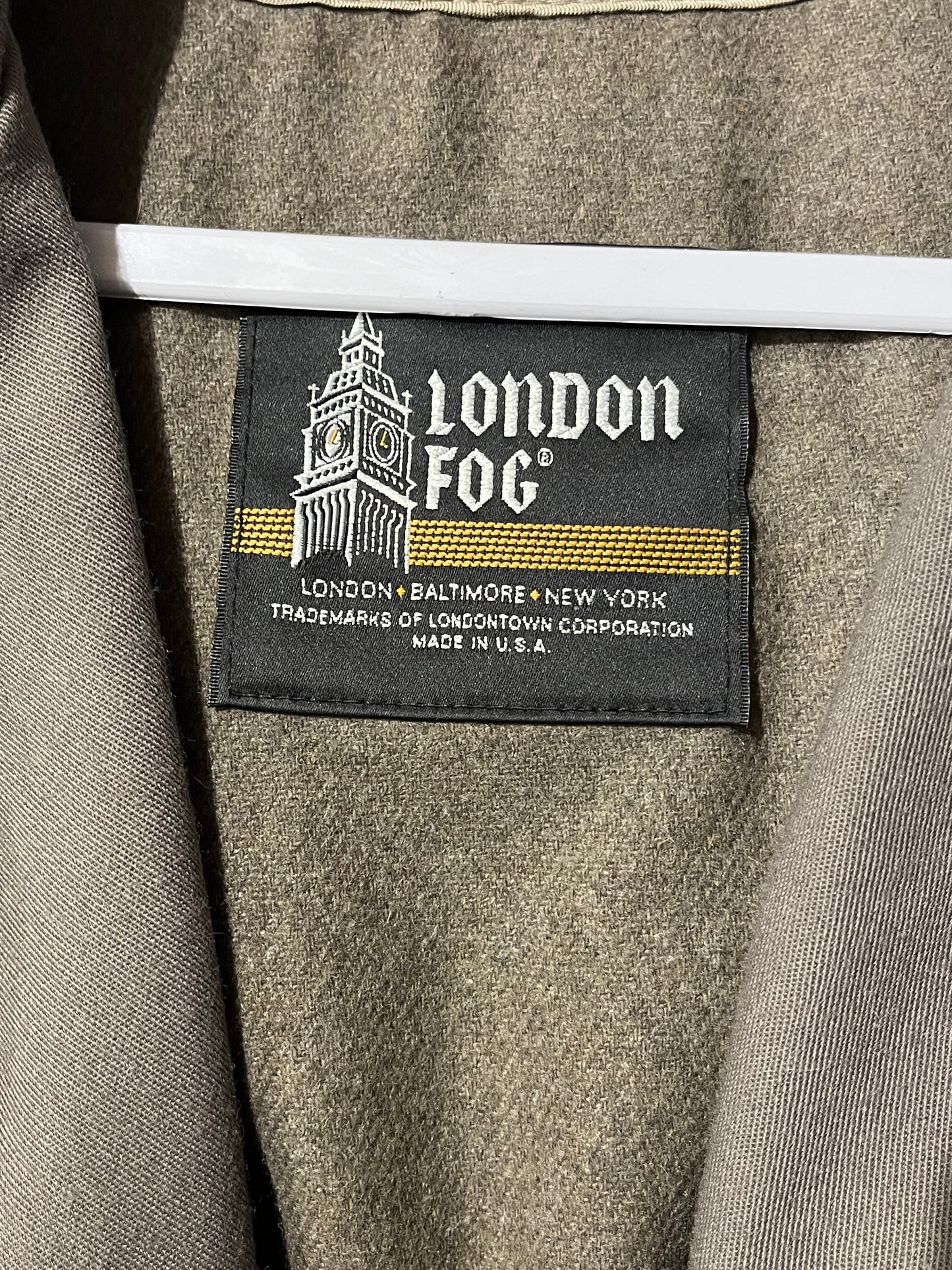 90s ‘London Fog’ Lined Classic Trench Coat / Medium