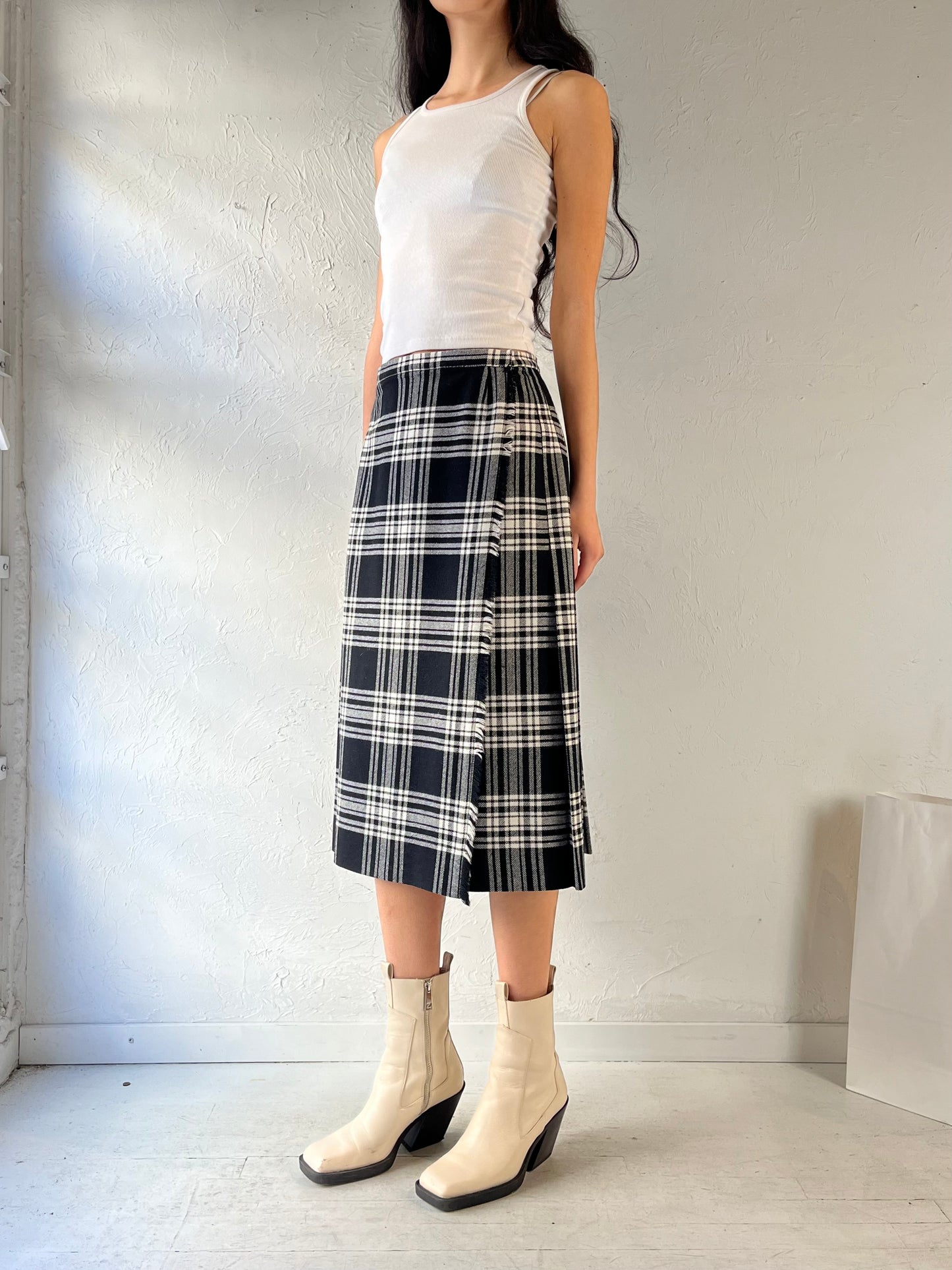 90s ‘St Michael’ Pleated Black and White Plaid Knit Skirt / M