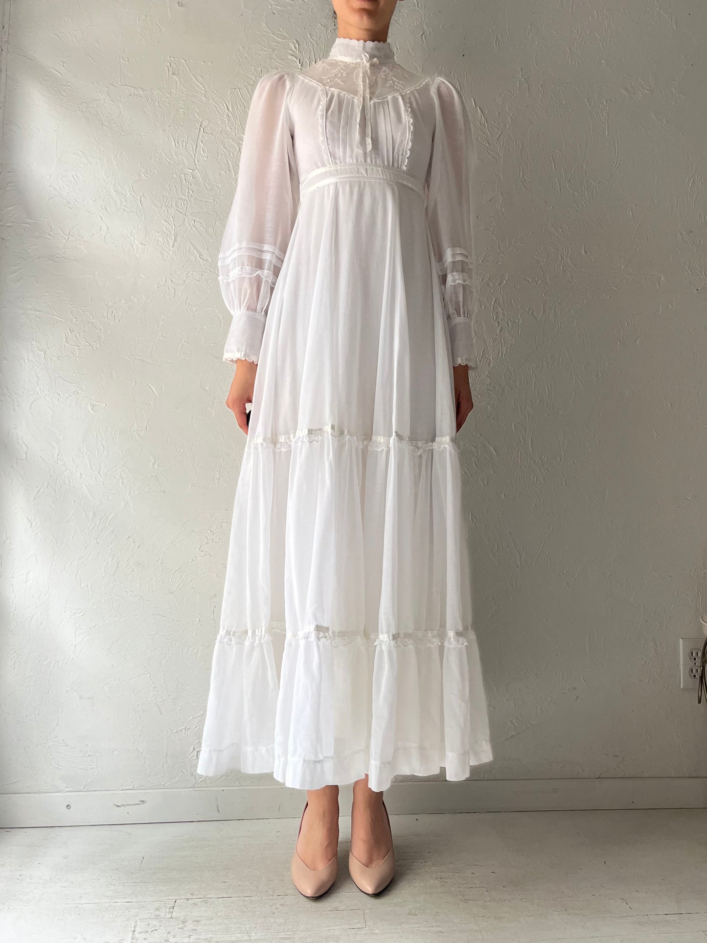 Vintage White Romantic Peasant Cottagecore Formal Wedding Dress / XSmall