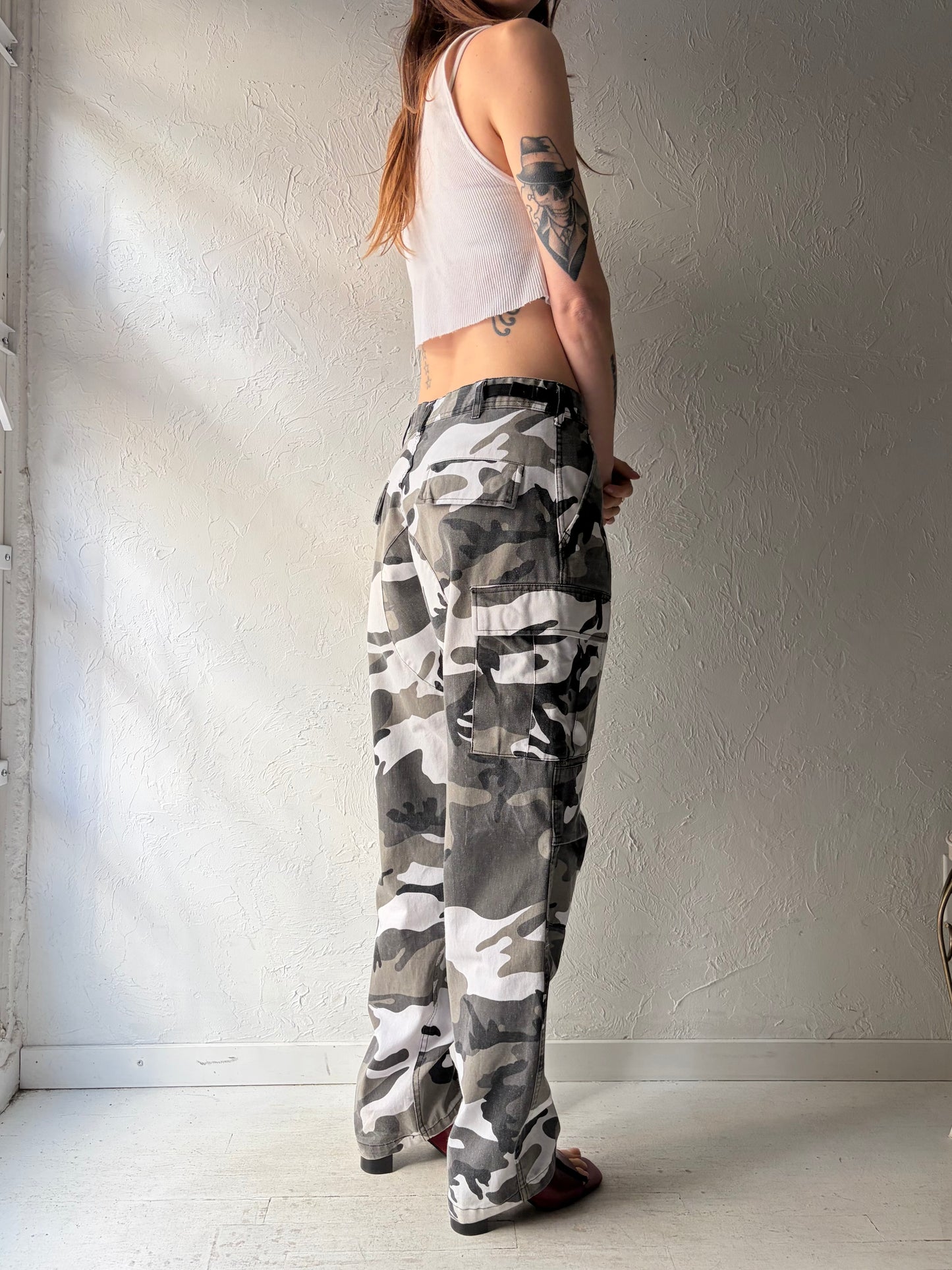 90s Authentic Army Camouflage Pants / Small